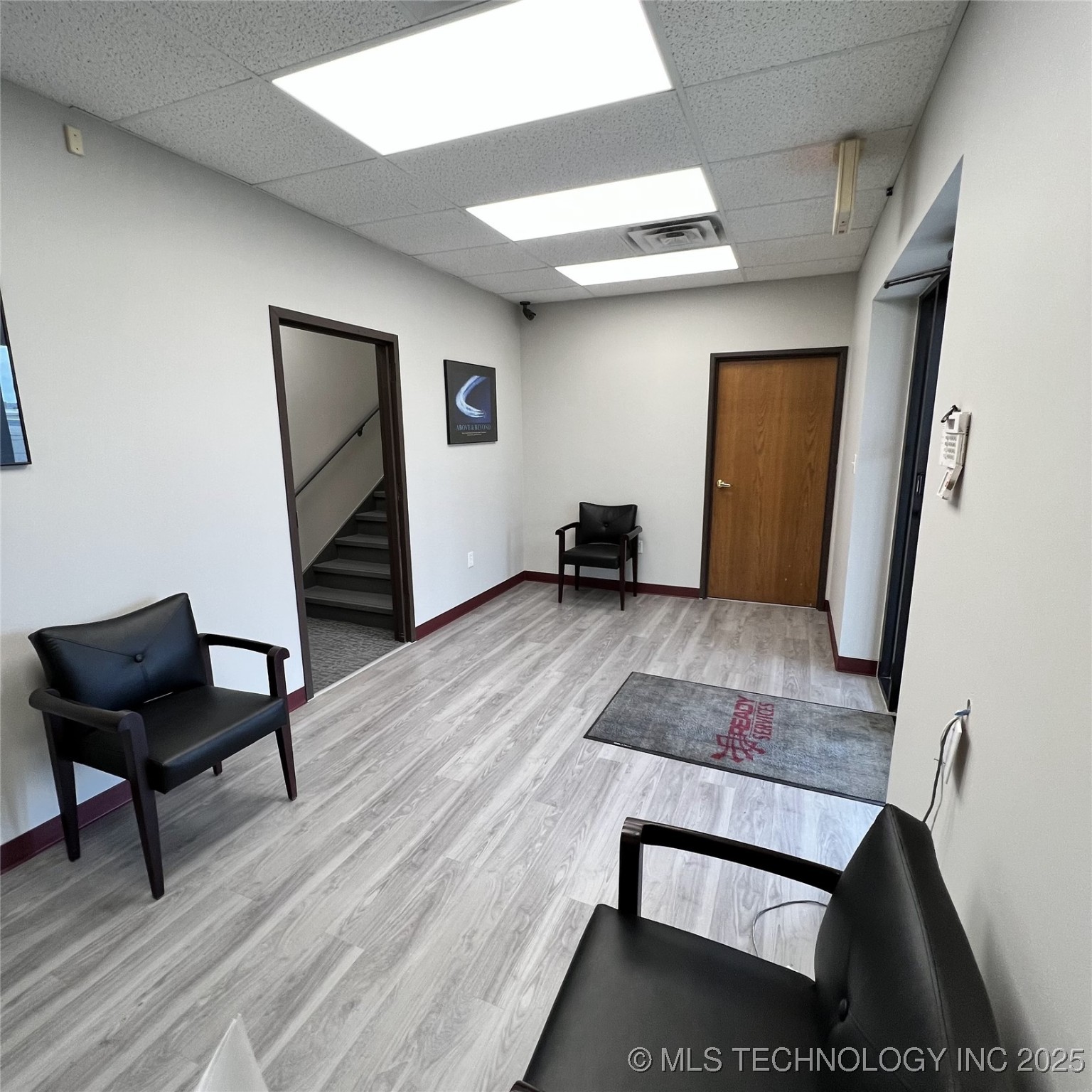 6943 E 12th Street Property Photo 4