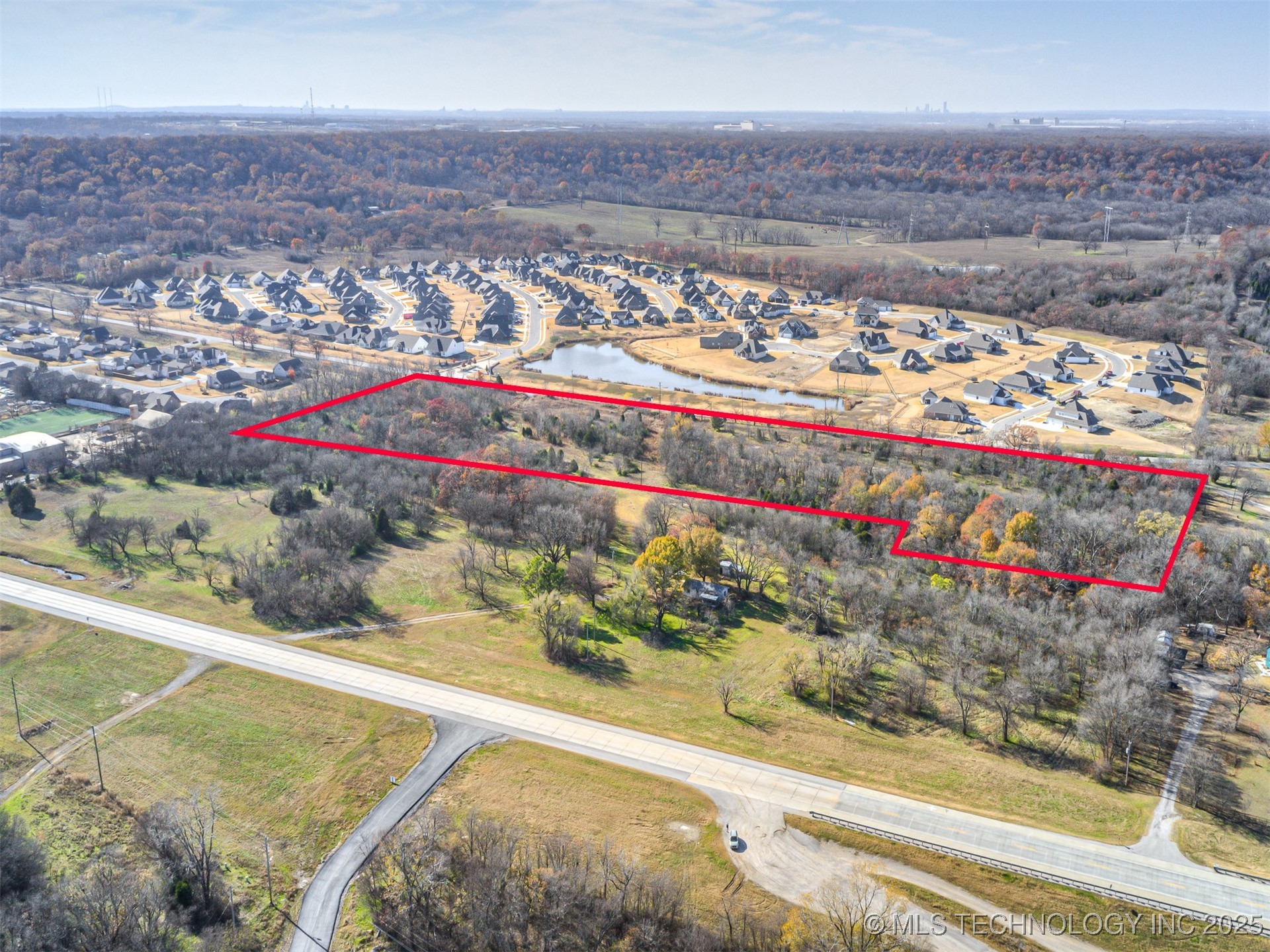 Redbud Drive Property Photo 4