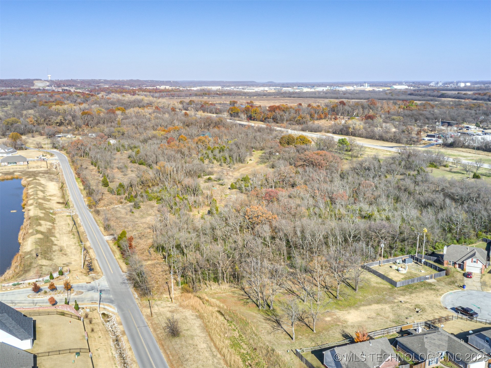 Redbud Drive Property Photo 9