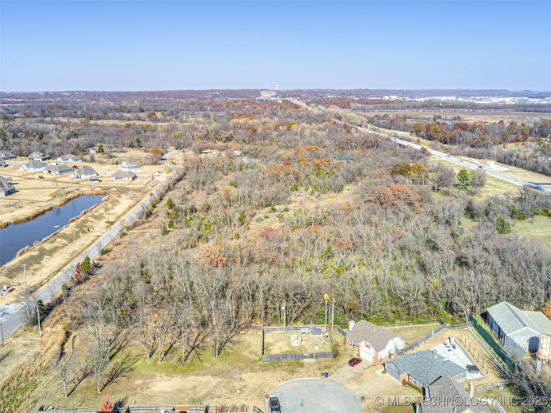Redbud Drive Property Photo 10