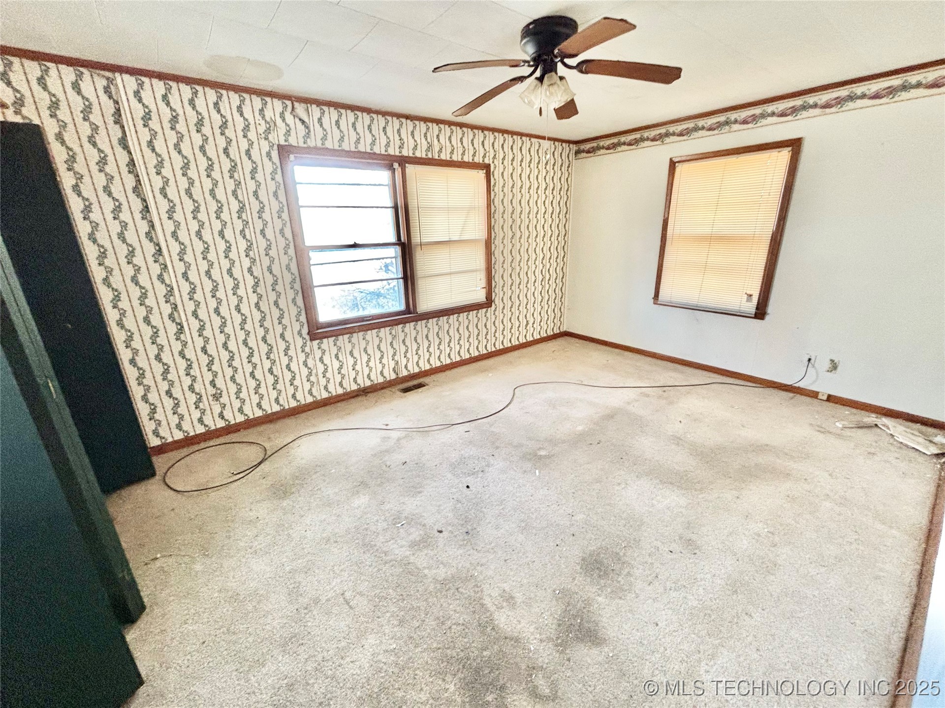 900 E Main Property Photo 13