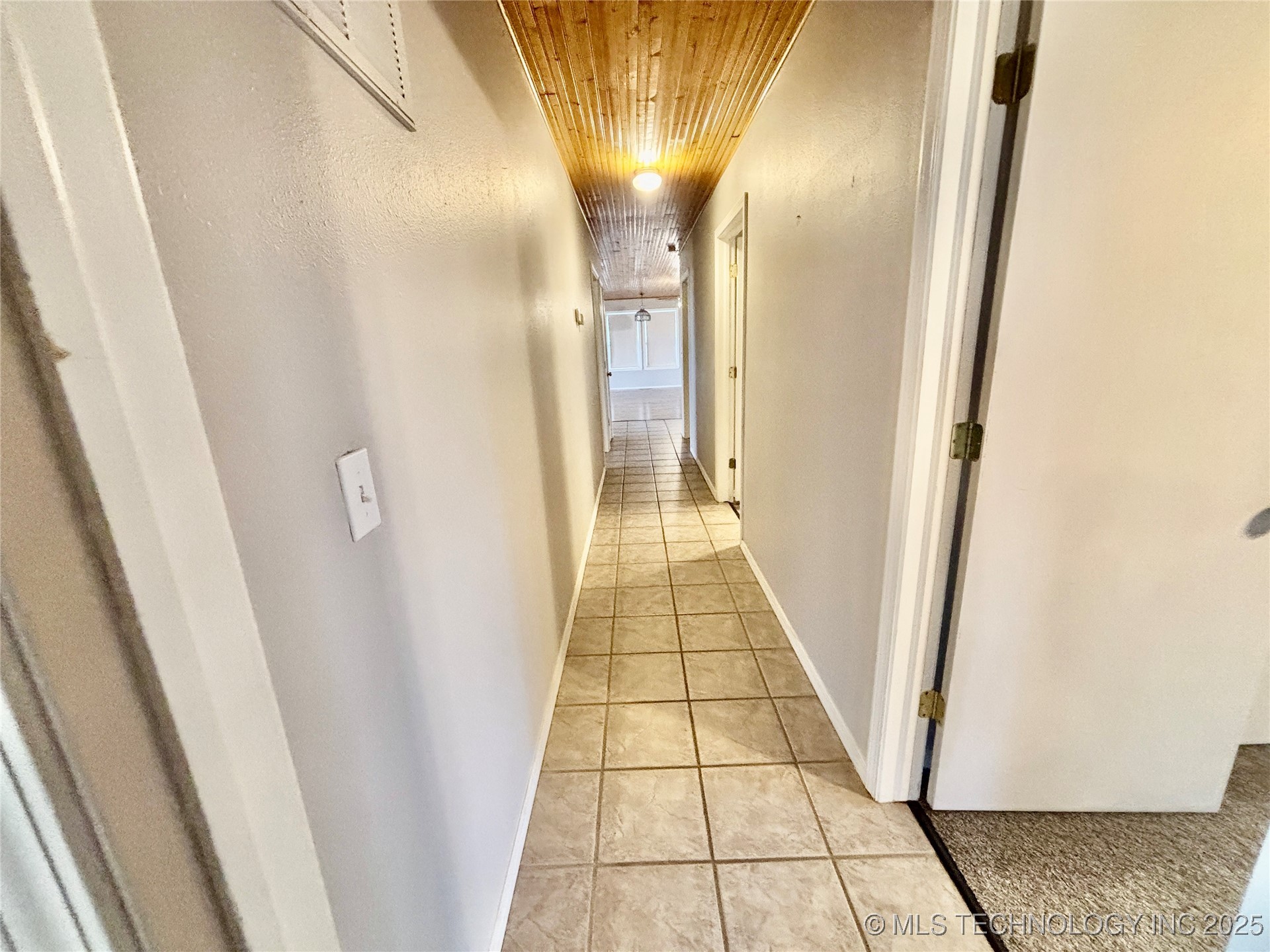 413804 E 1212 Road Property Photo 22