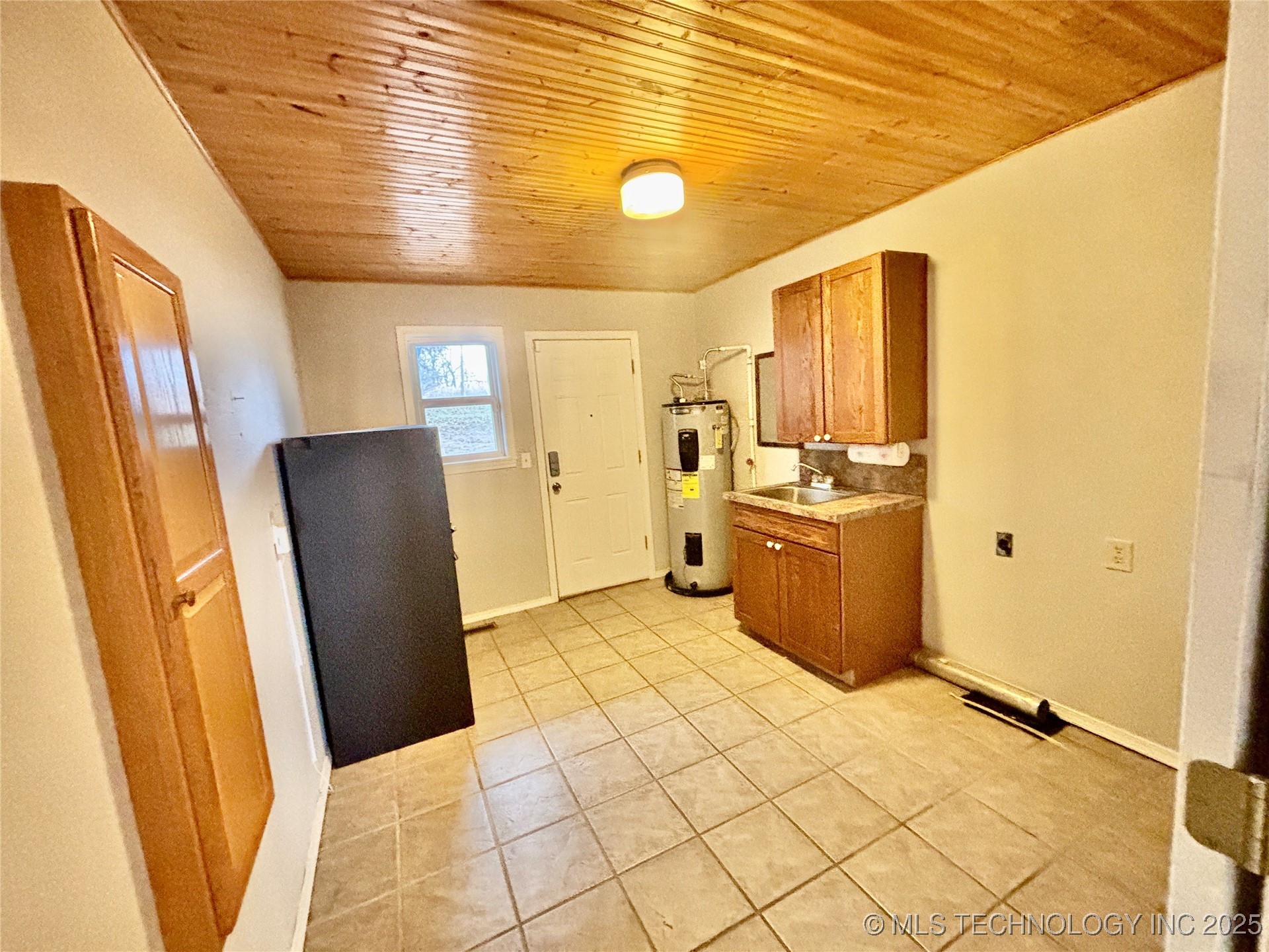413804 E 1212 Road Property Photo 23