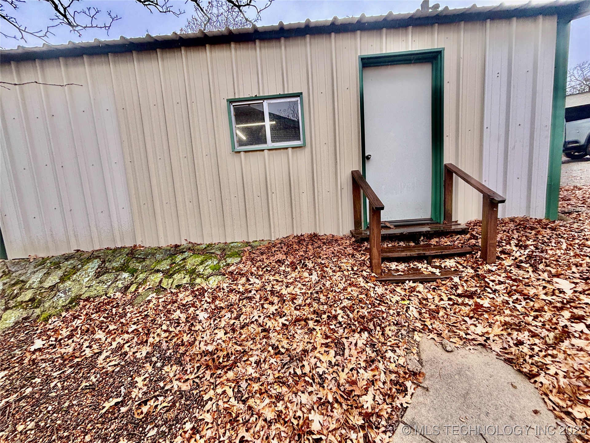 413804 E 1212 Road Property Photo 47