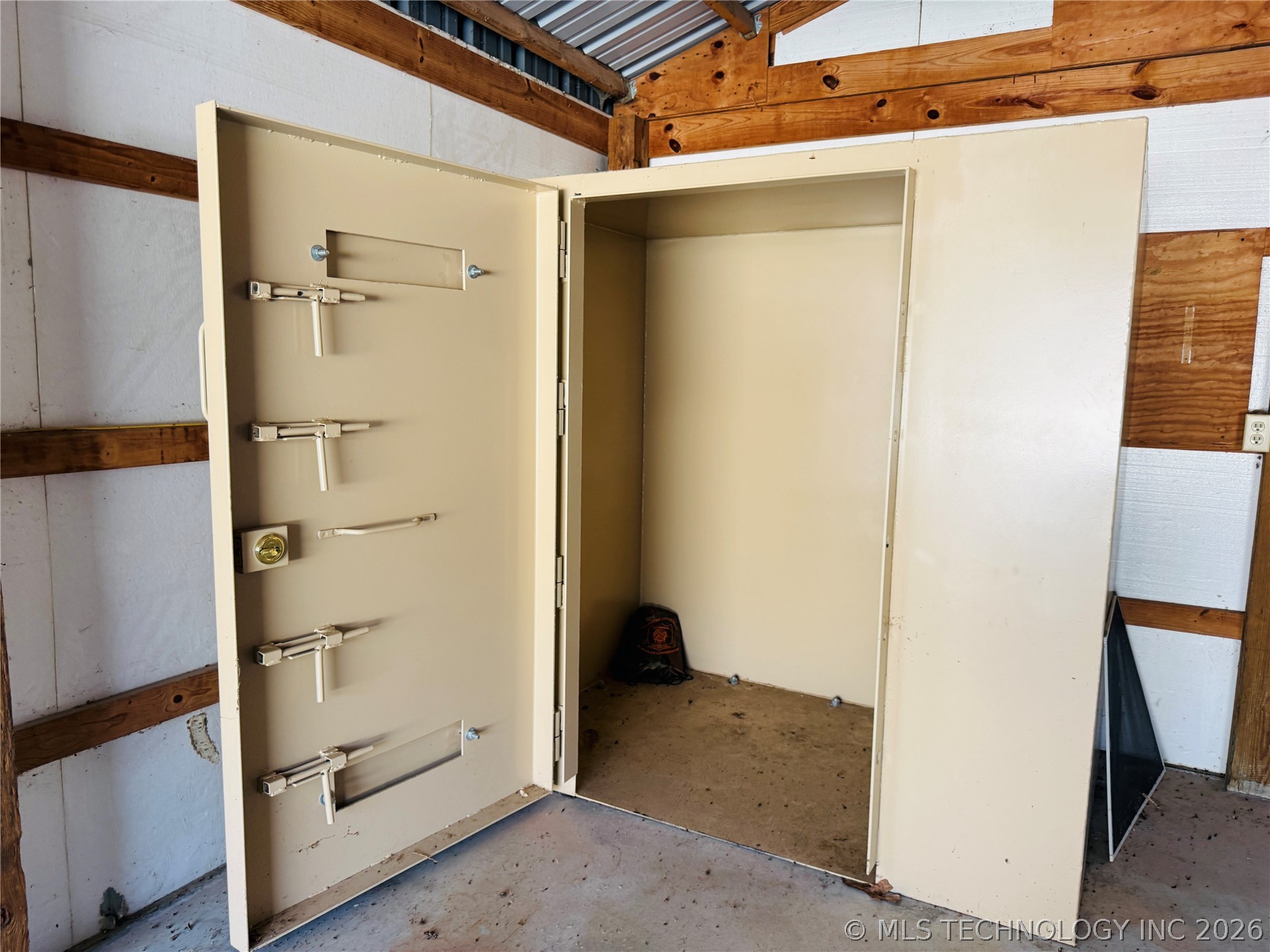 413804 E 1212 Road Property Photo 51