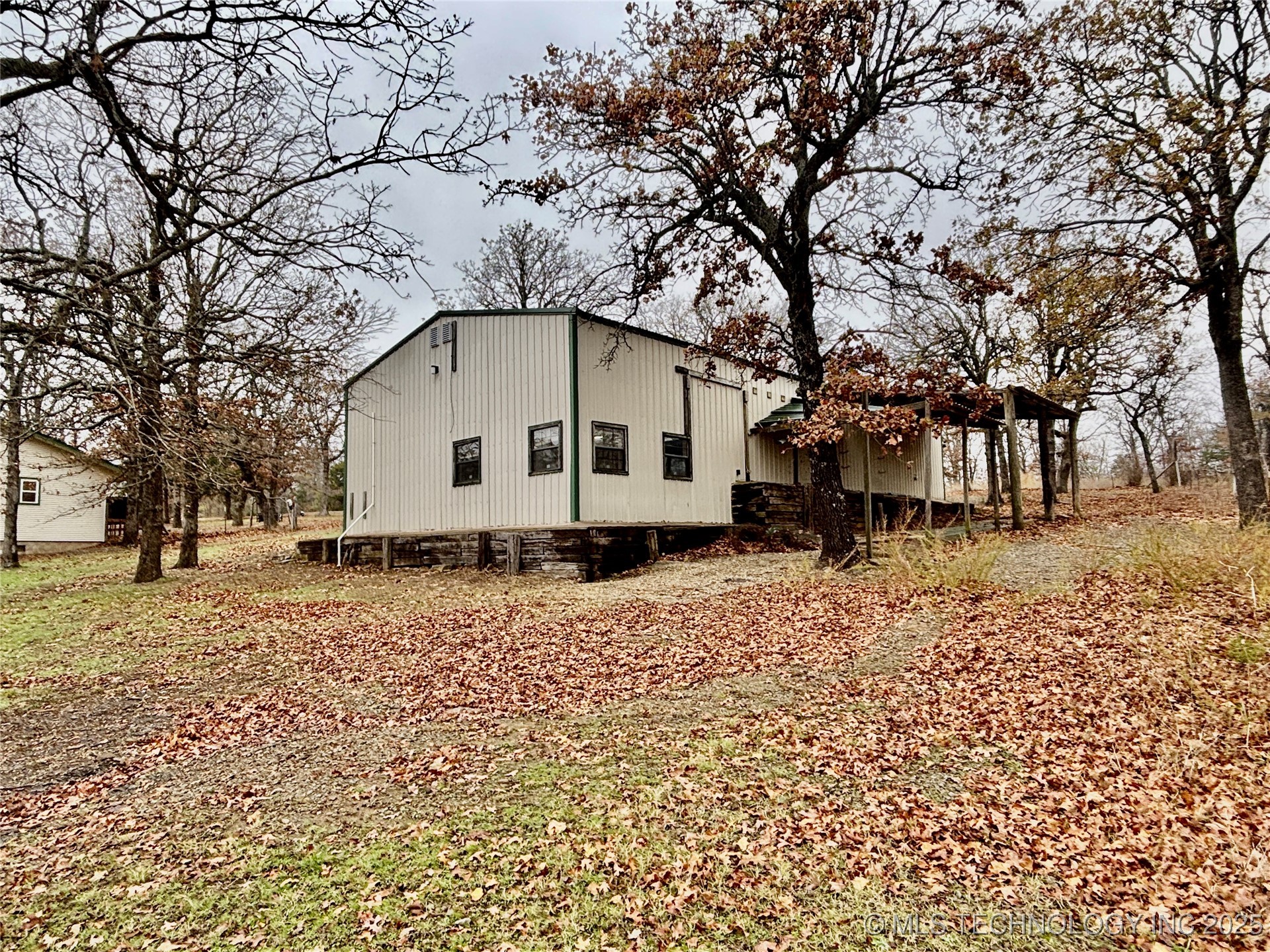 413804 E 1212 Road Property Photo 52