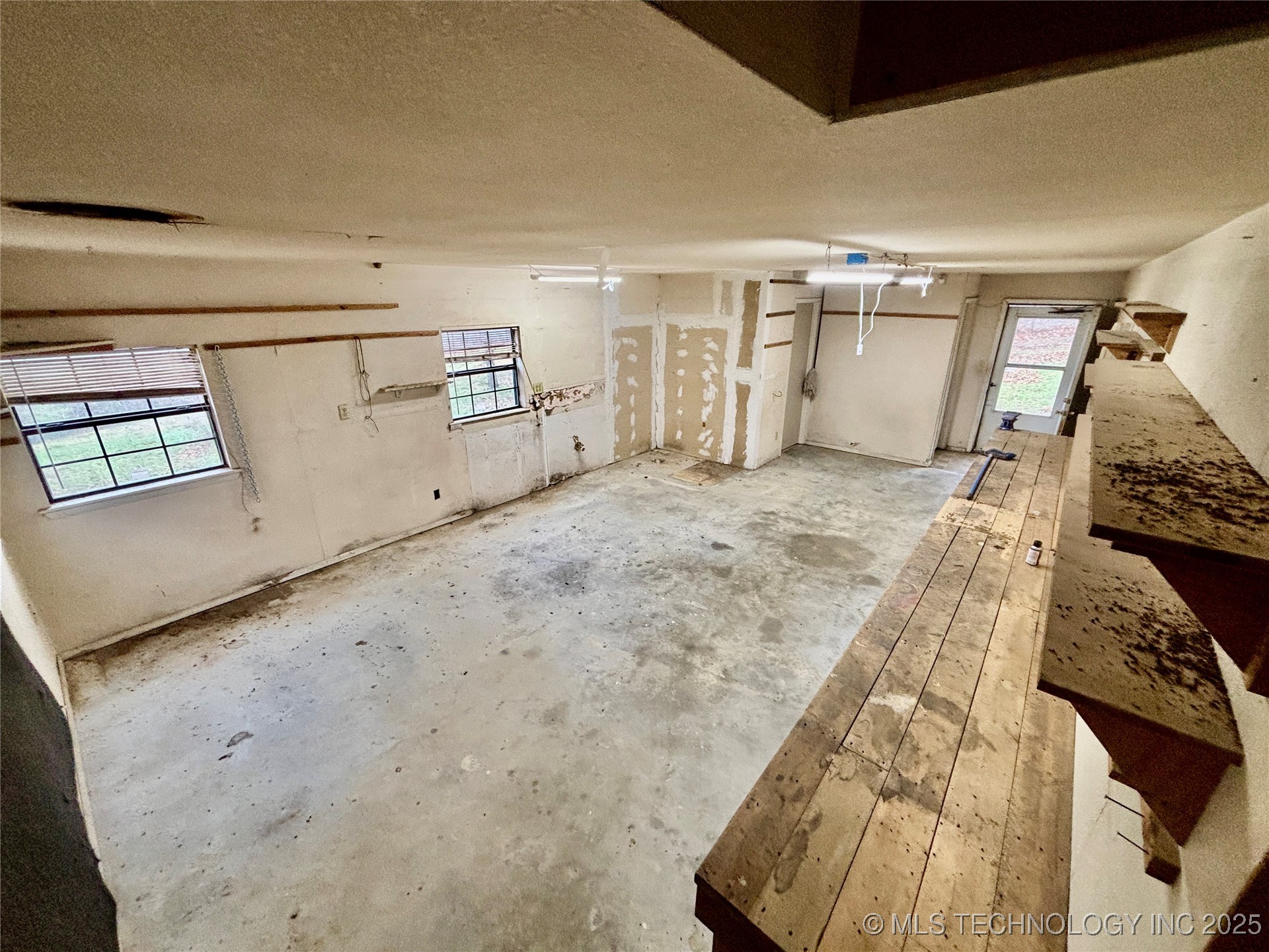 413804 E 1212 Road Property Photo 55