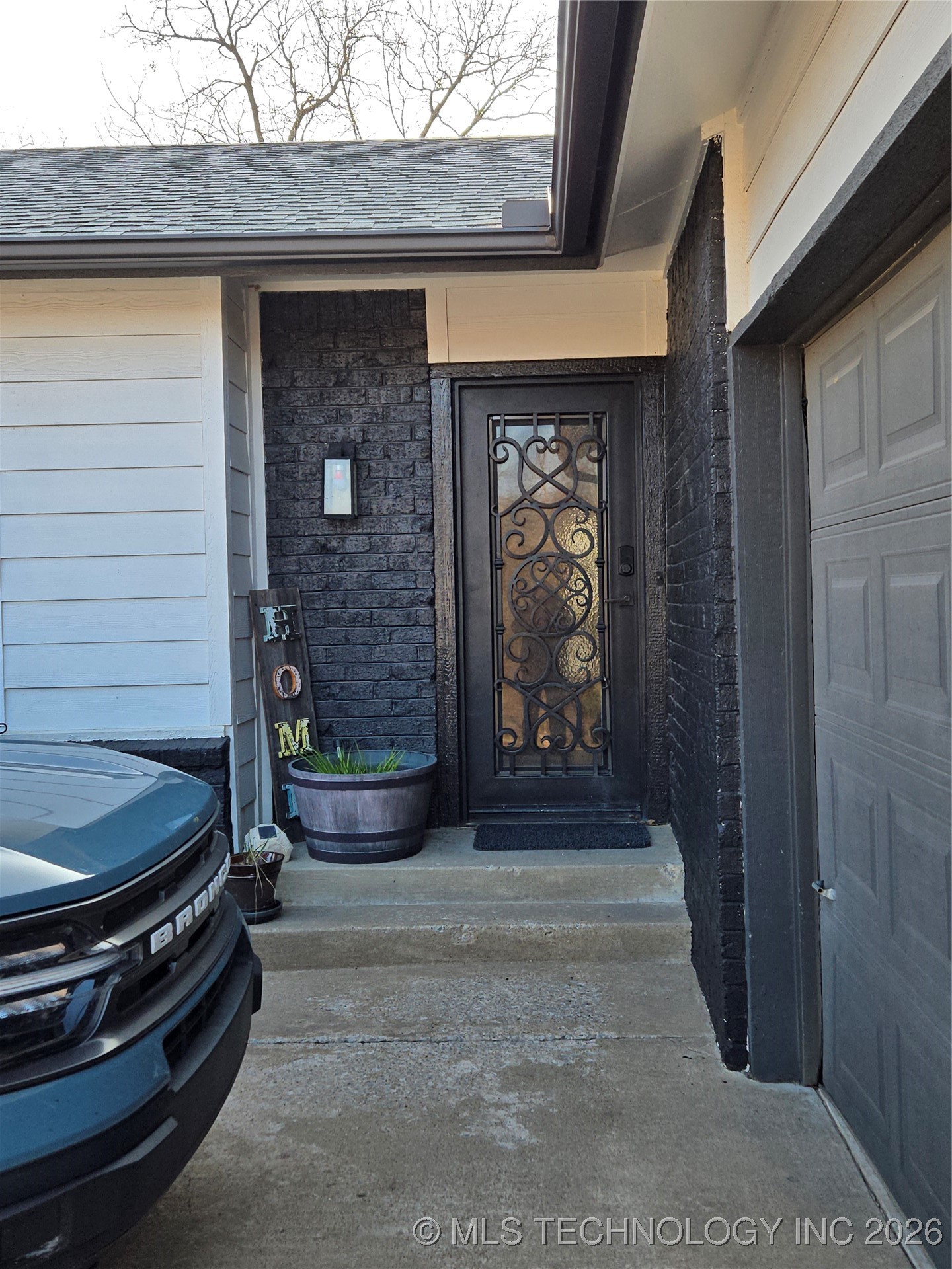 4251 Norfolk Avenue Property Photo 4