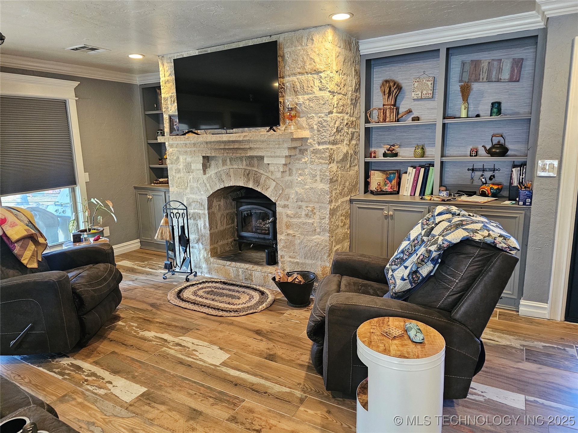 4251 Norfolk Avenue Property Photo 7