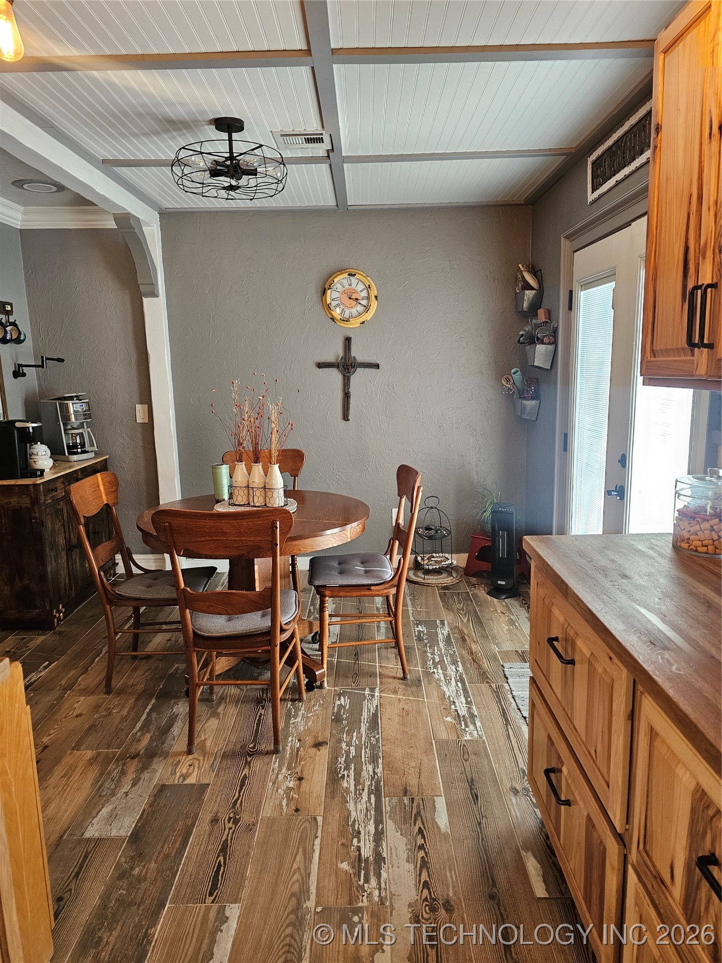 4251 Norfolk Avenue Property Photo 9