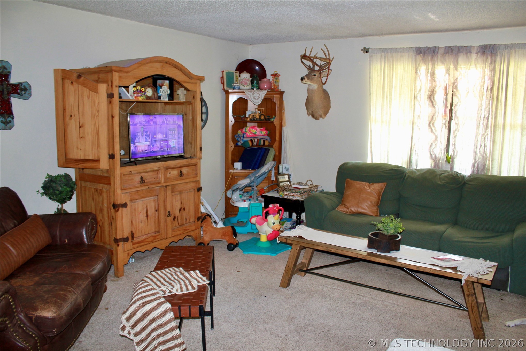 107 S Day Property Photo 3