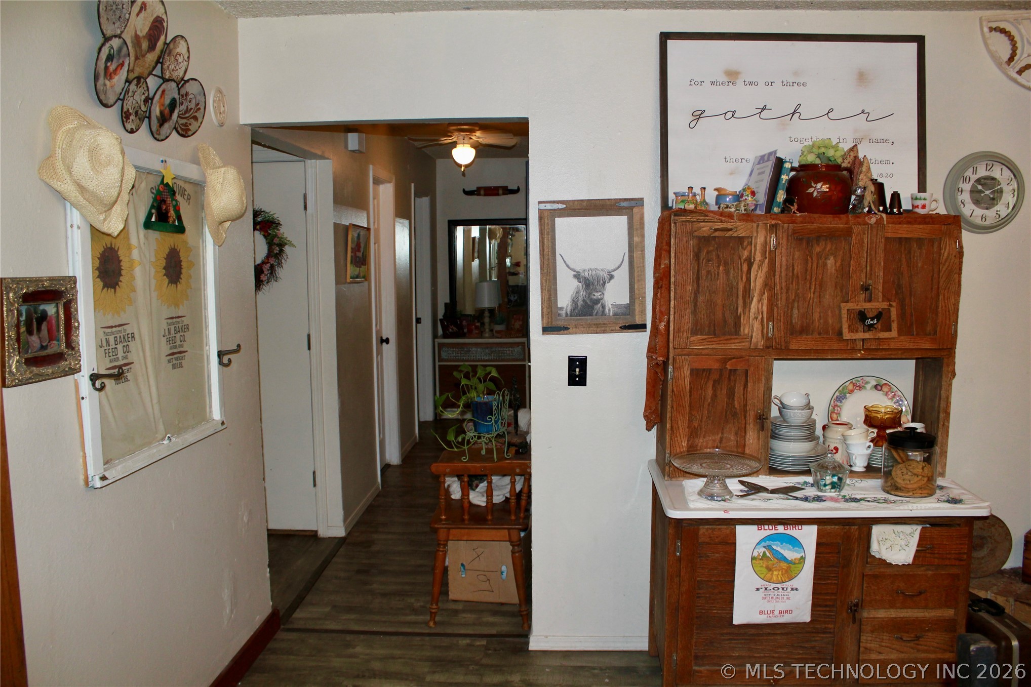 107 S Day Property Photo 4
