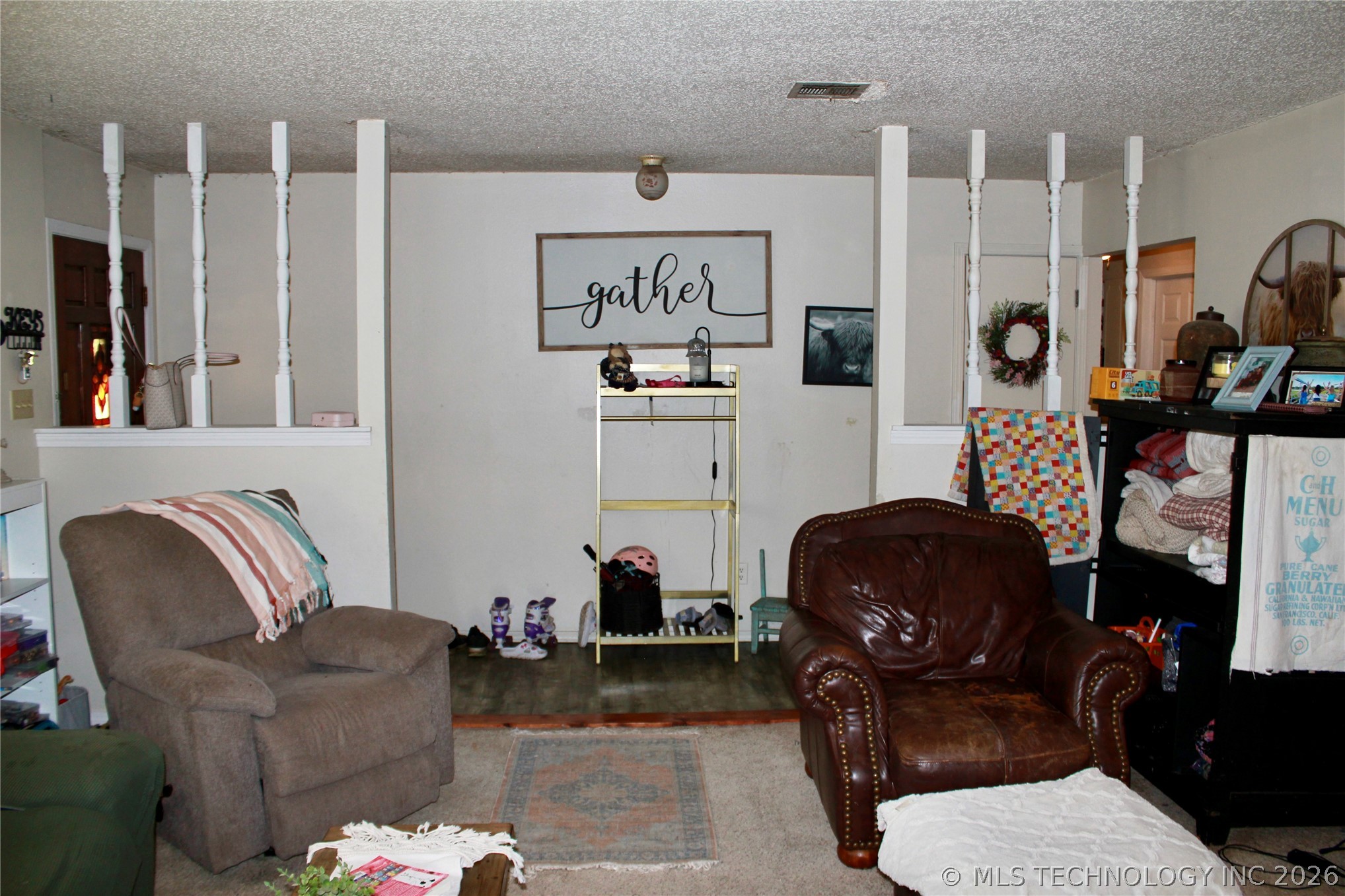 107 S Day Property Photo 6