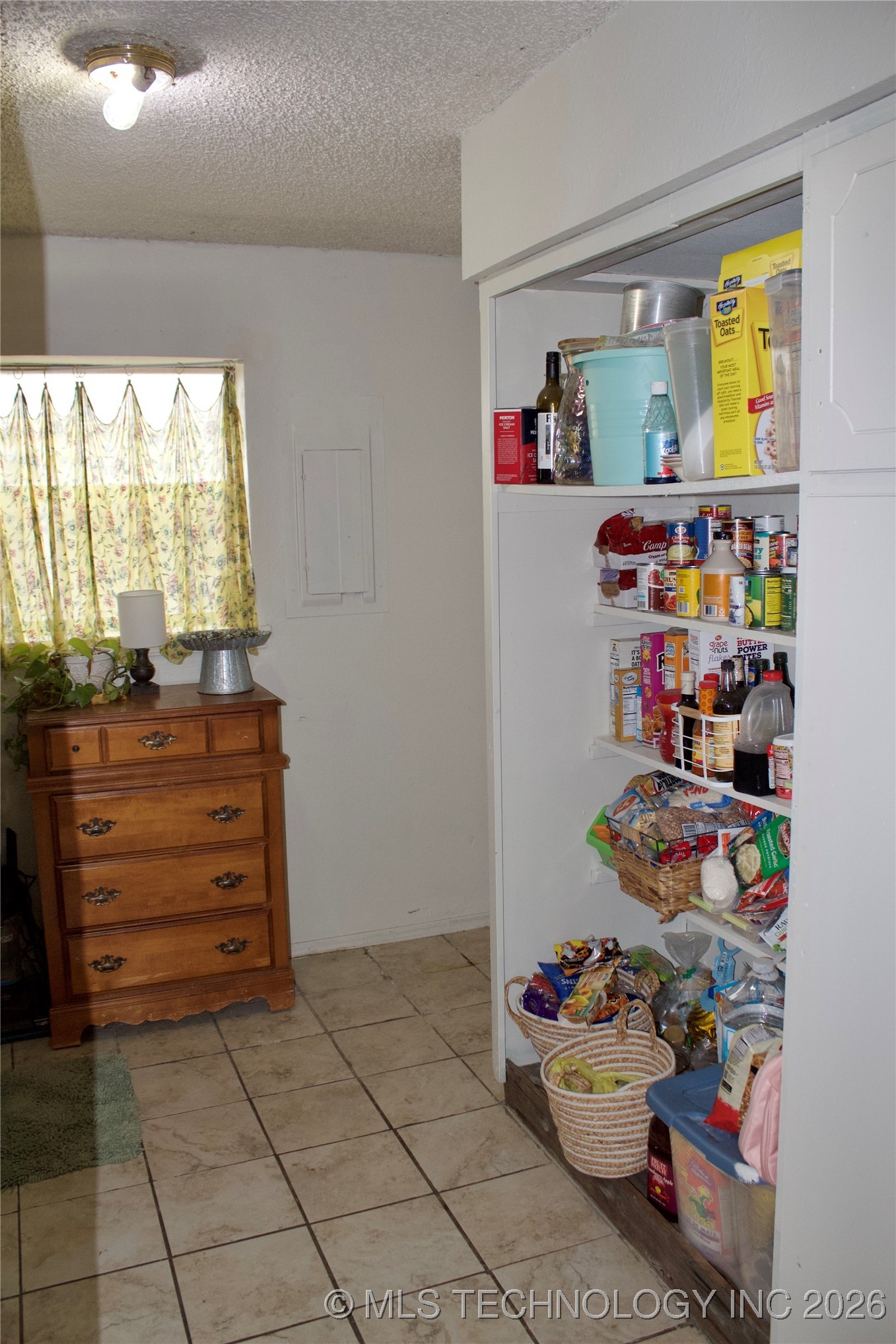 107 S Day Property Photo 13