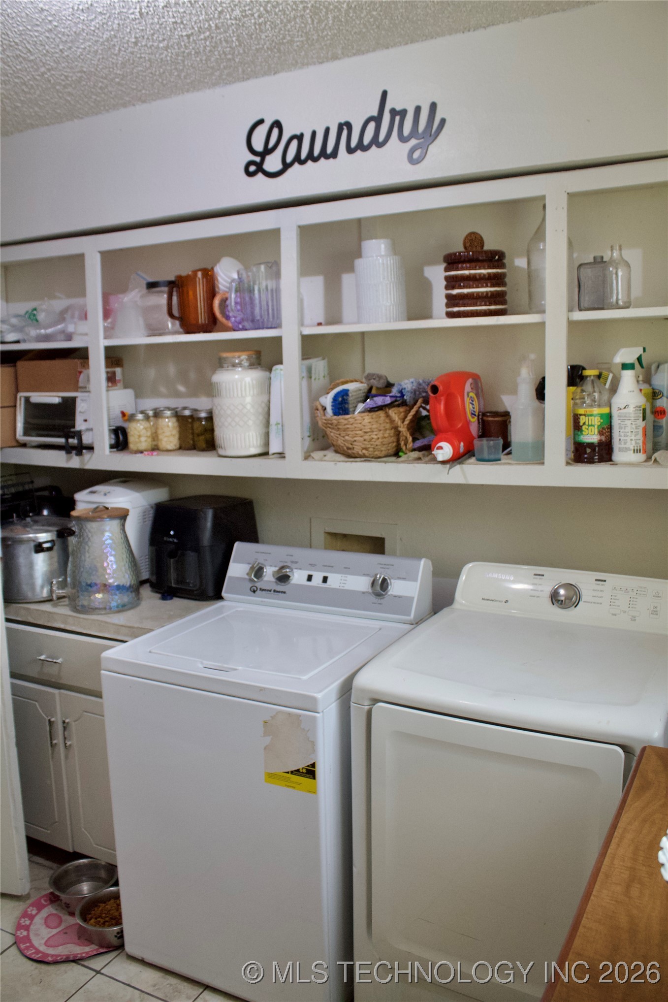 107 S Day Property Photo 14