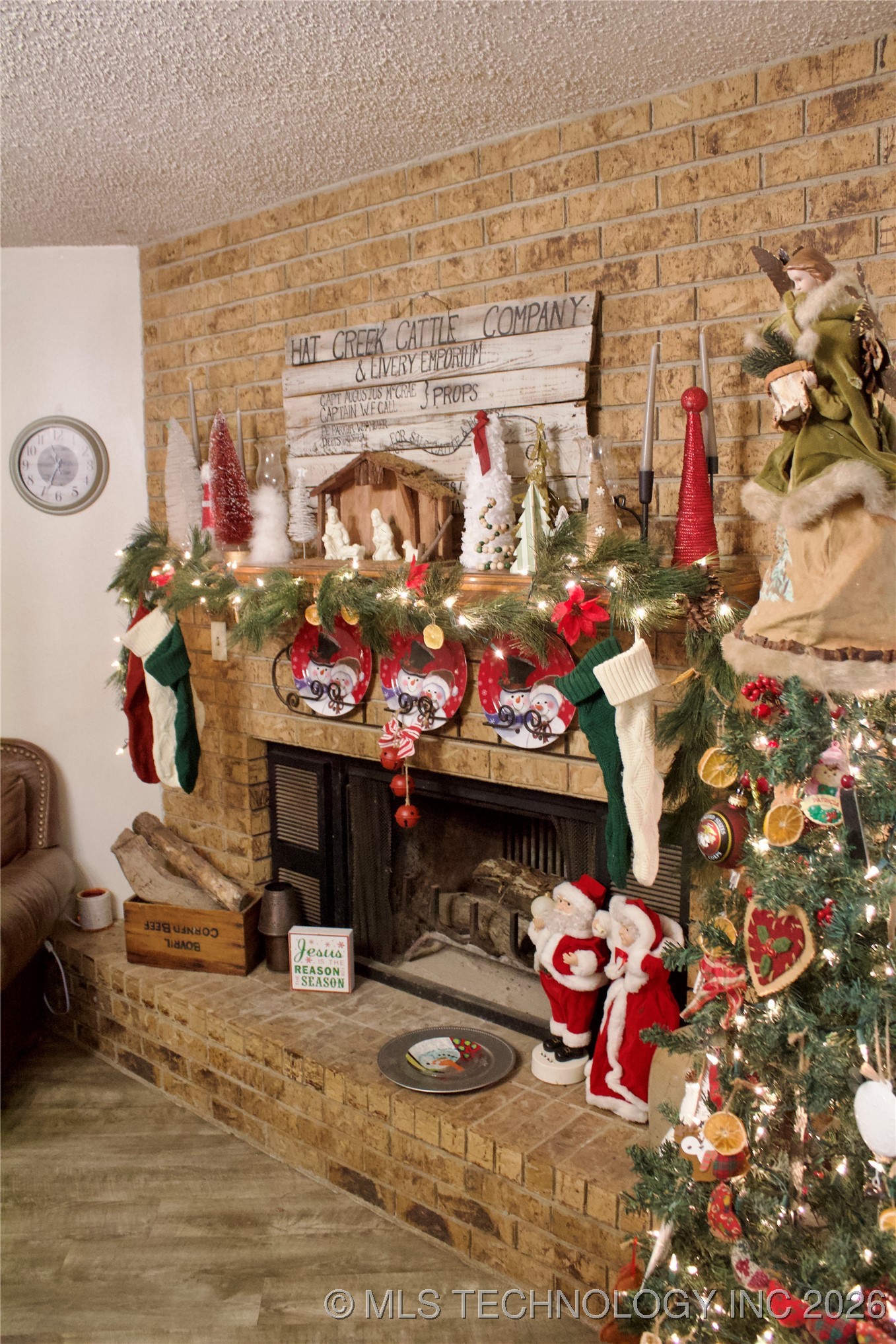 107 S Day Property Photo 17
