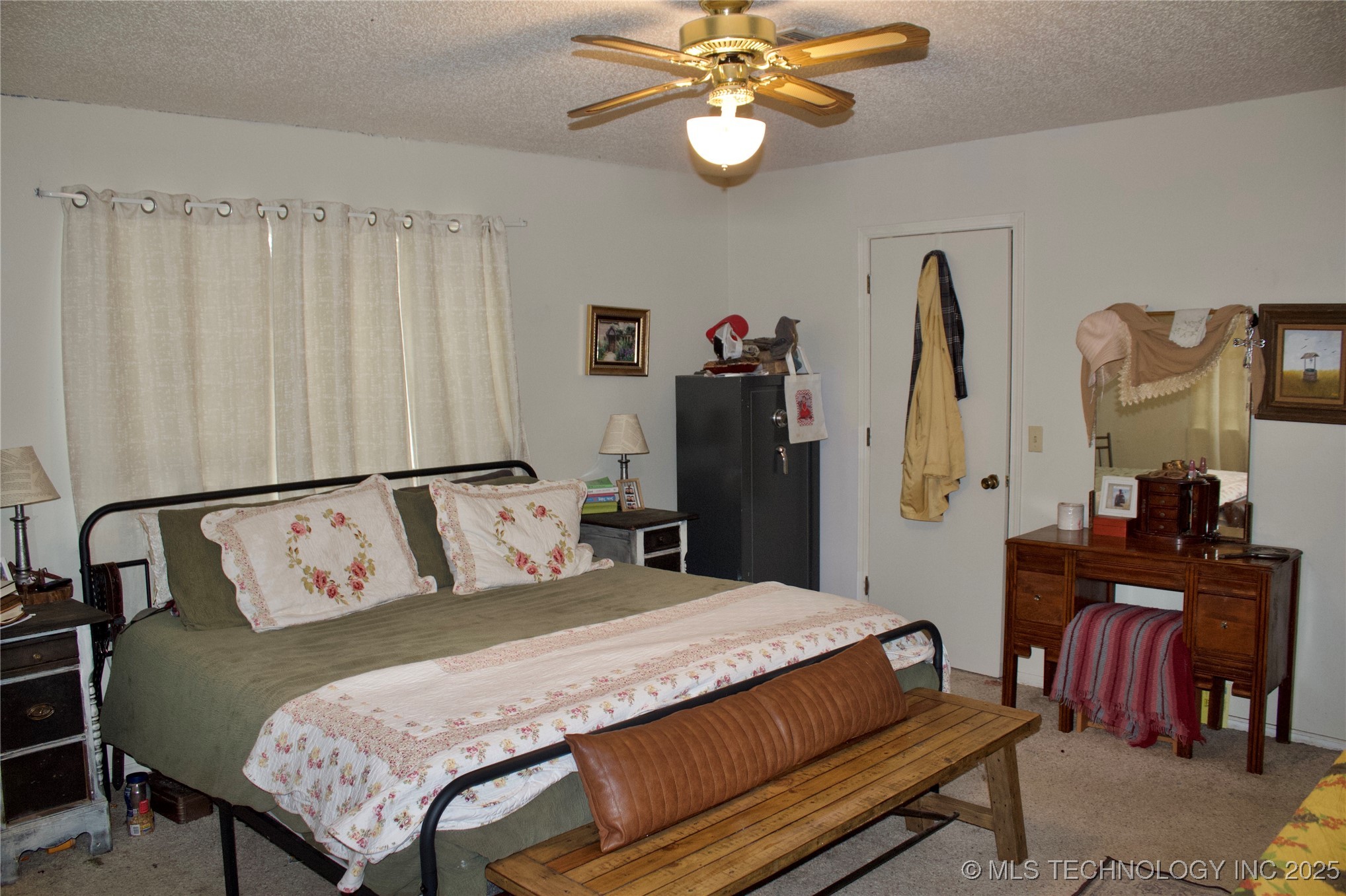 107 S Day Property Photo 23