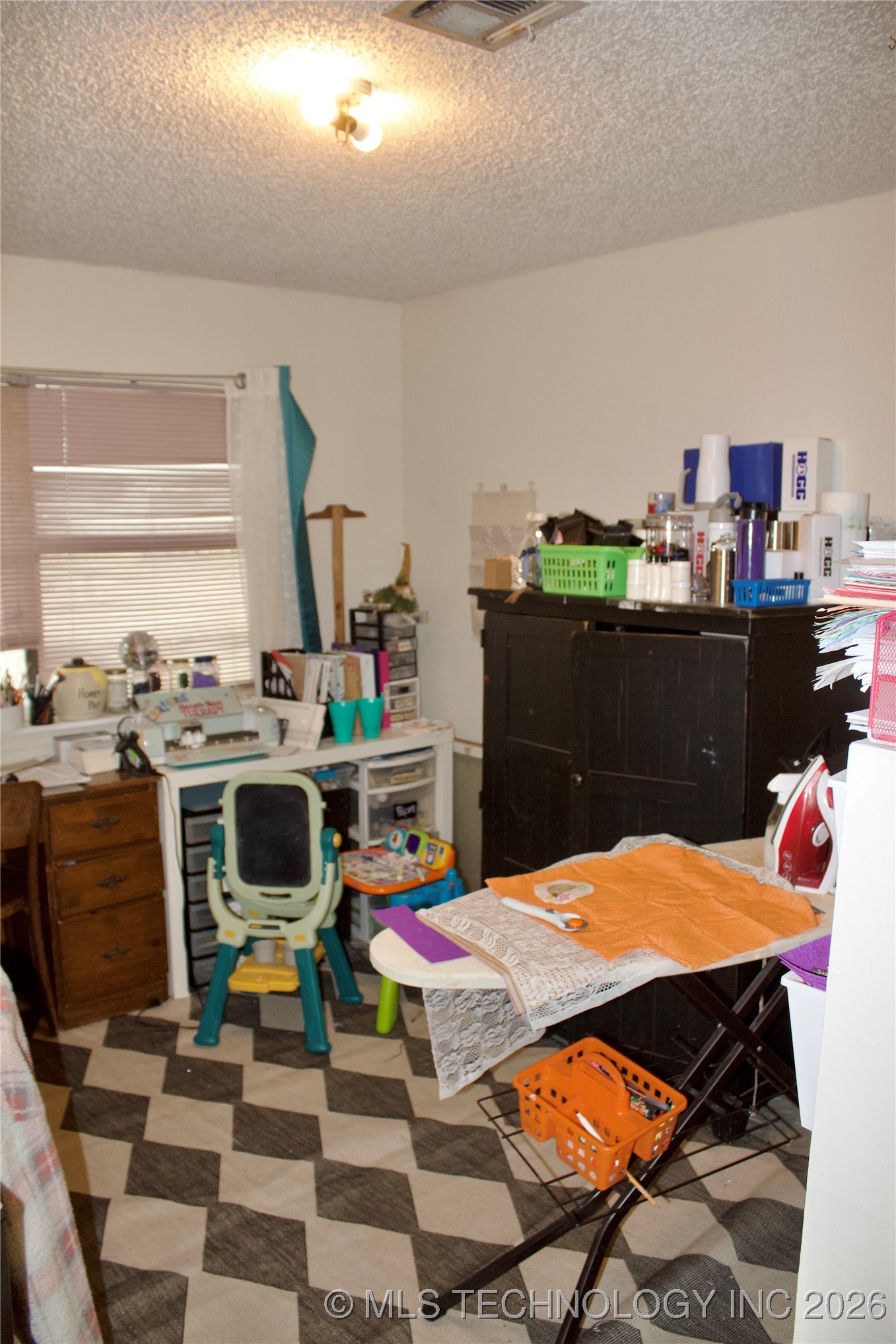 107 S Day Property Photo 28
