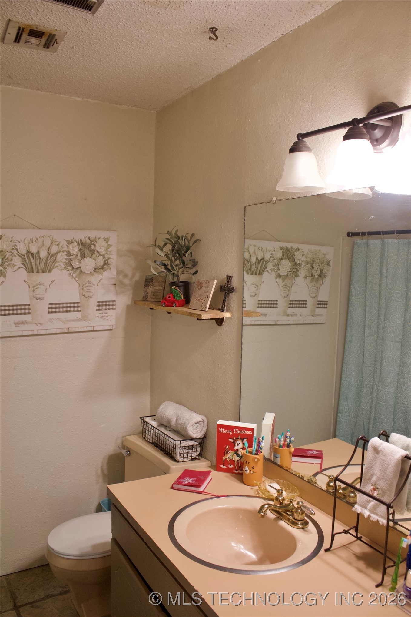 107 S Day Property Photo 29