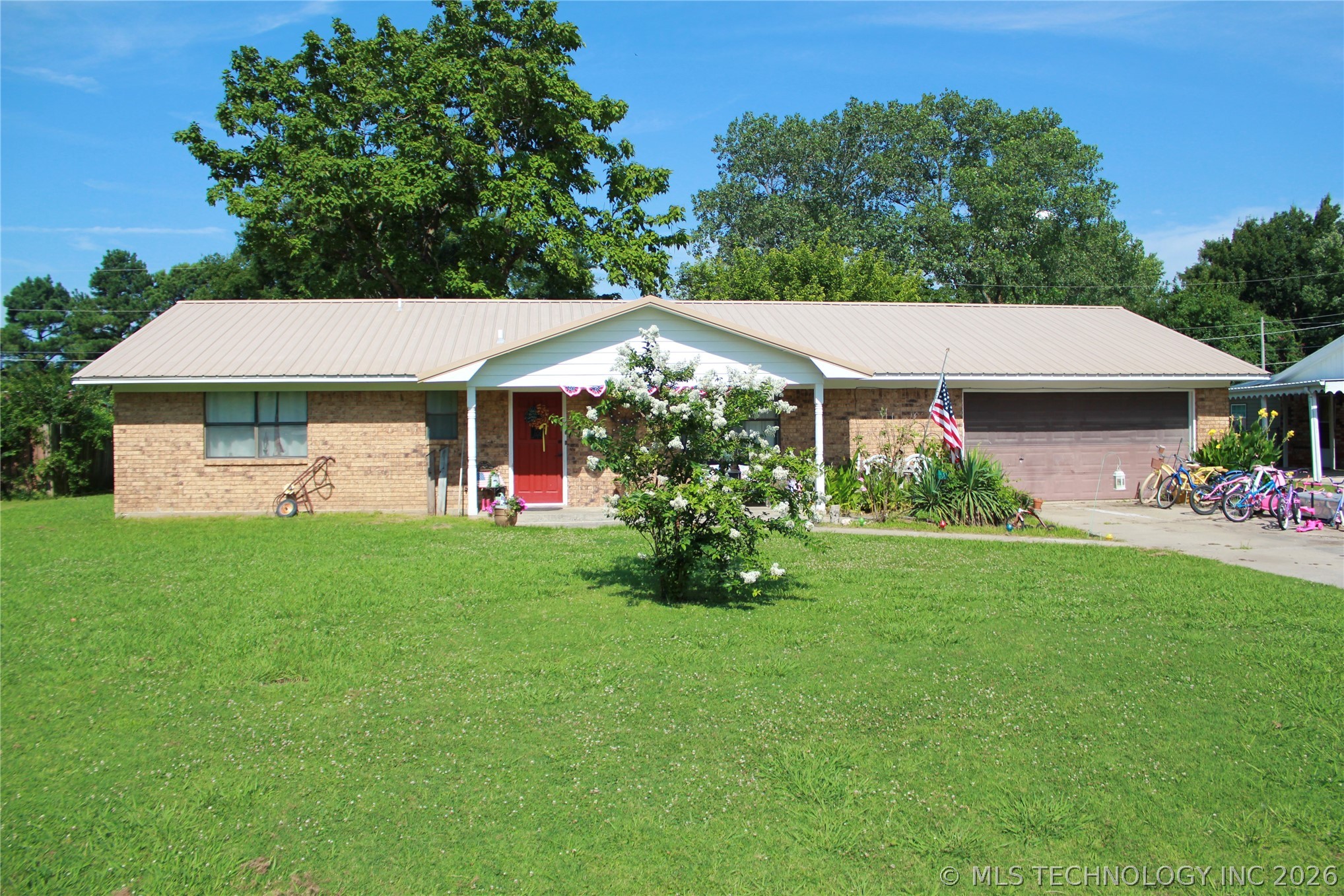 107 S Day Property Photo 40