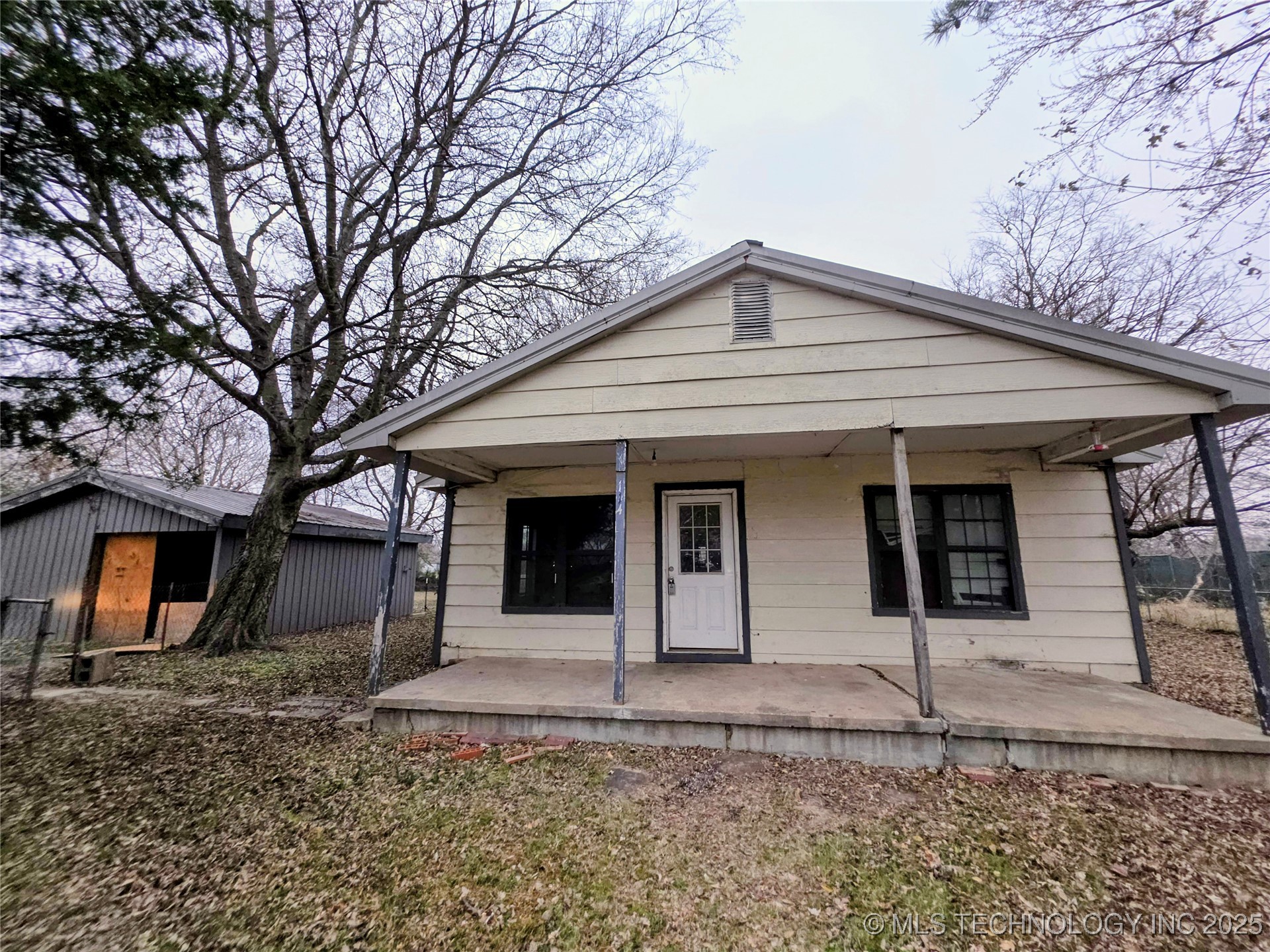 114 E Elm Street Property Photo 1