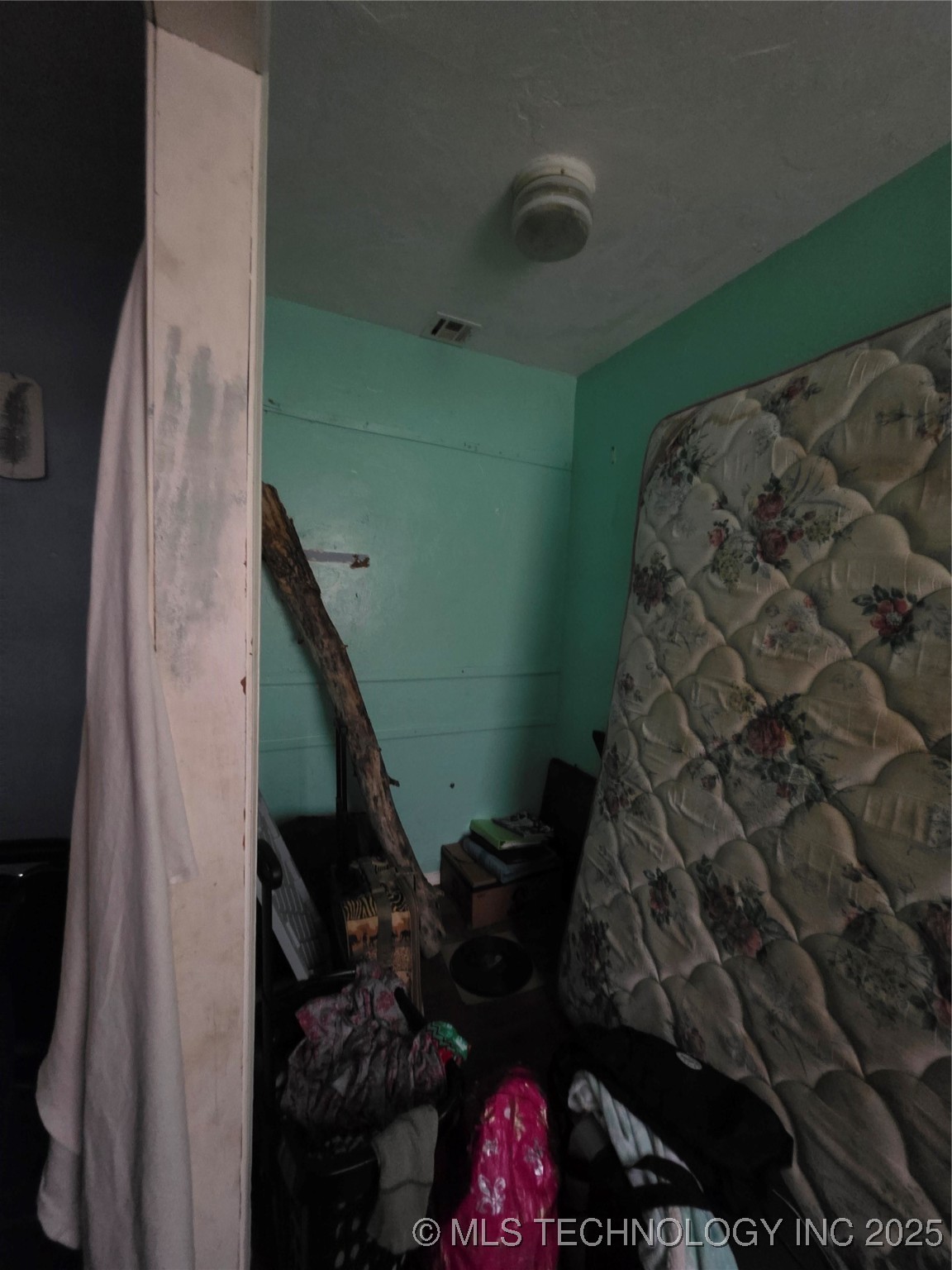 420 E Holly Street Property Photo 11
