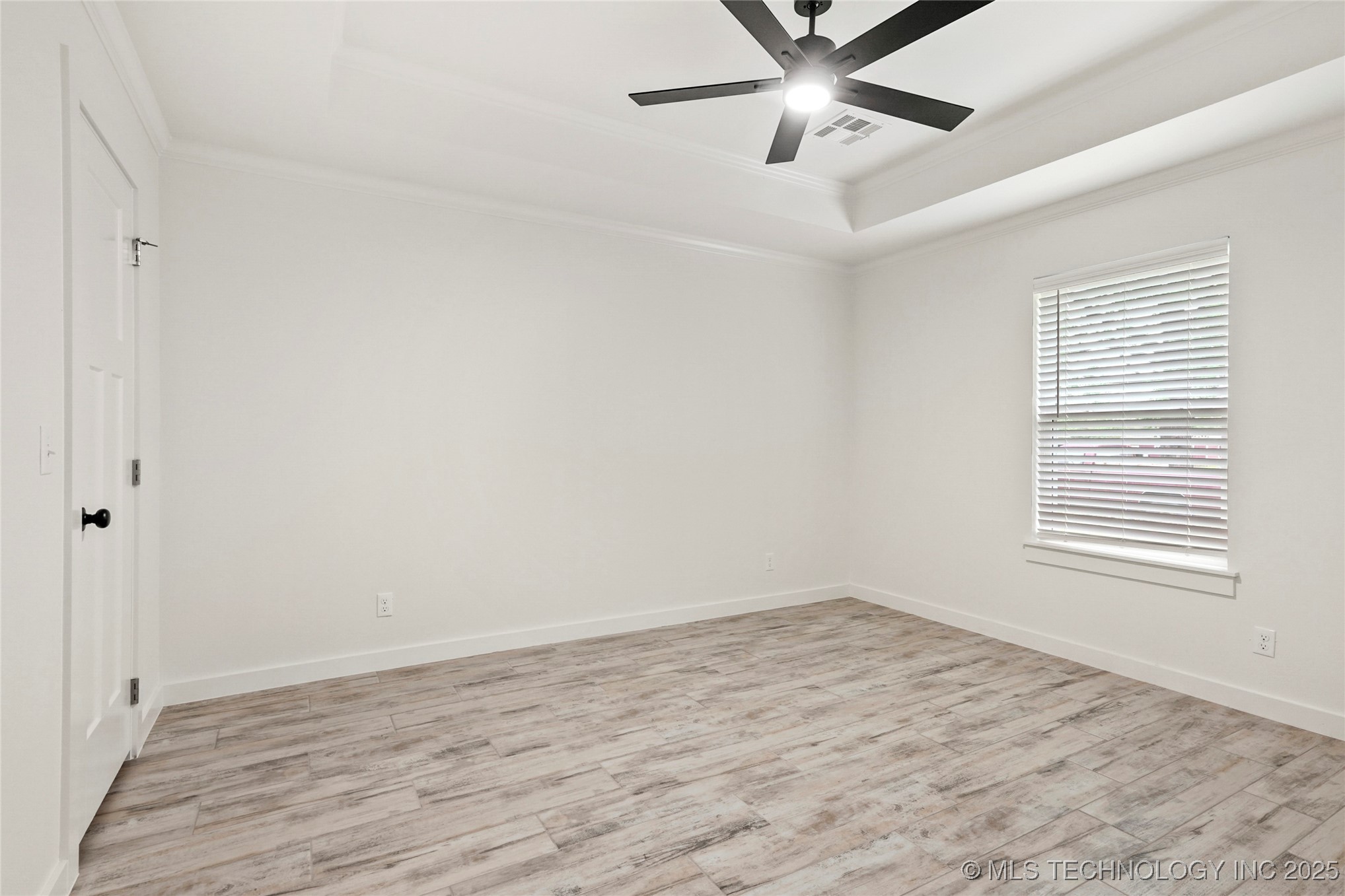 817 E 11th Street Property Photo 17