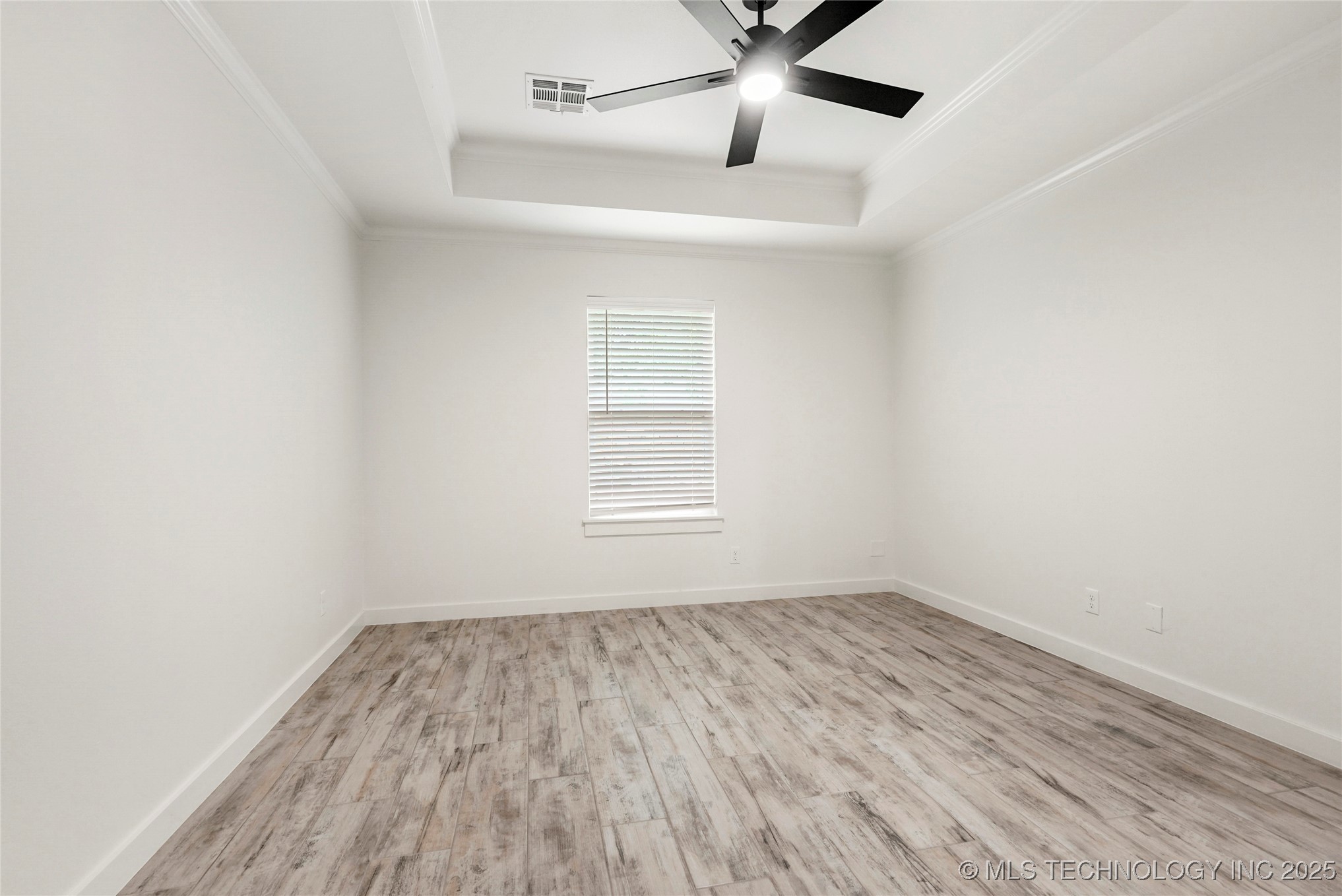 817 E 11th Street Property Photo 18
