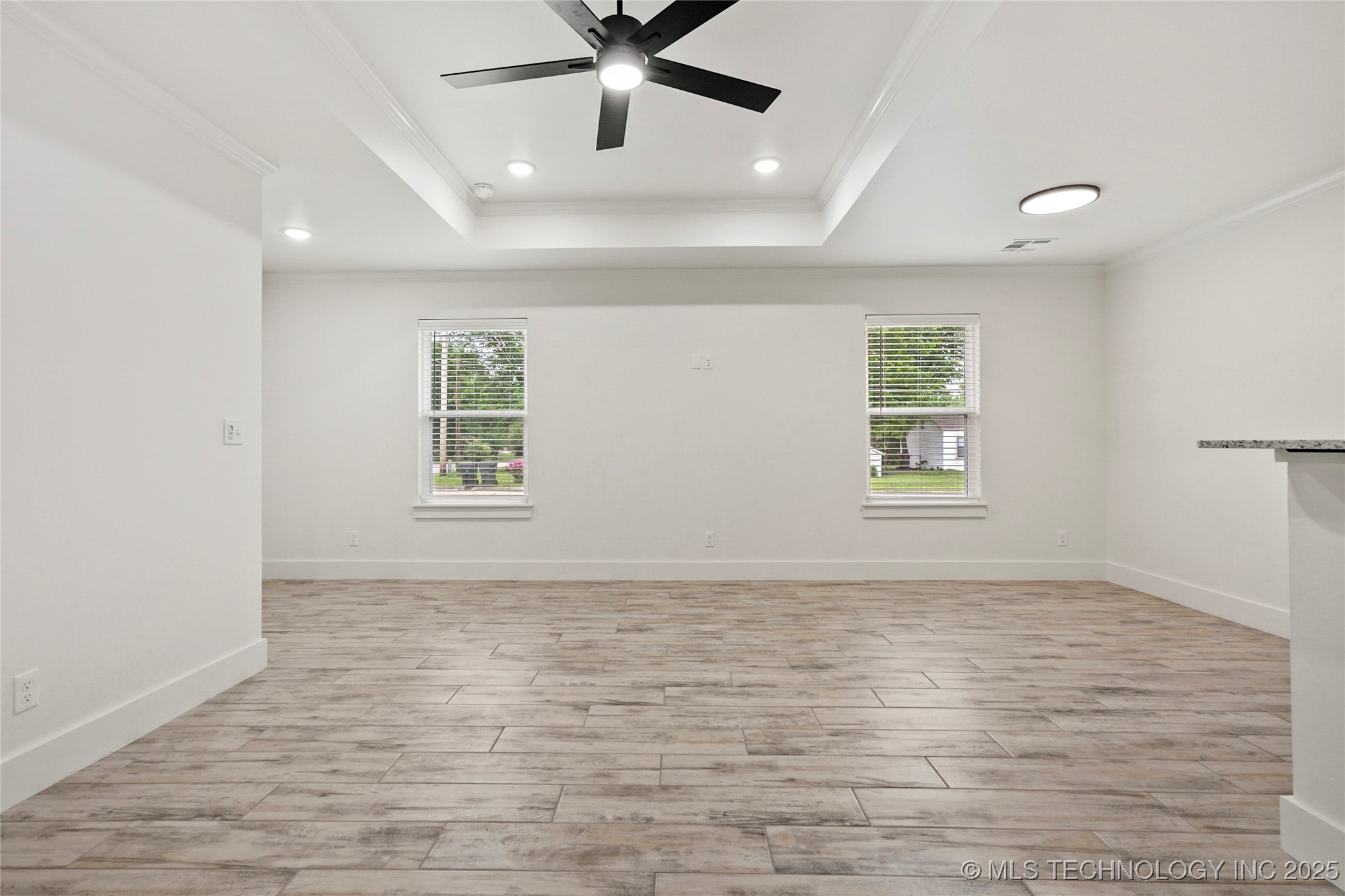 821 E 11th Street Property Photo 8