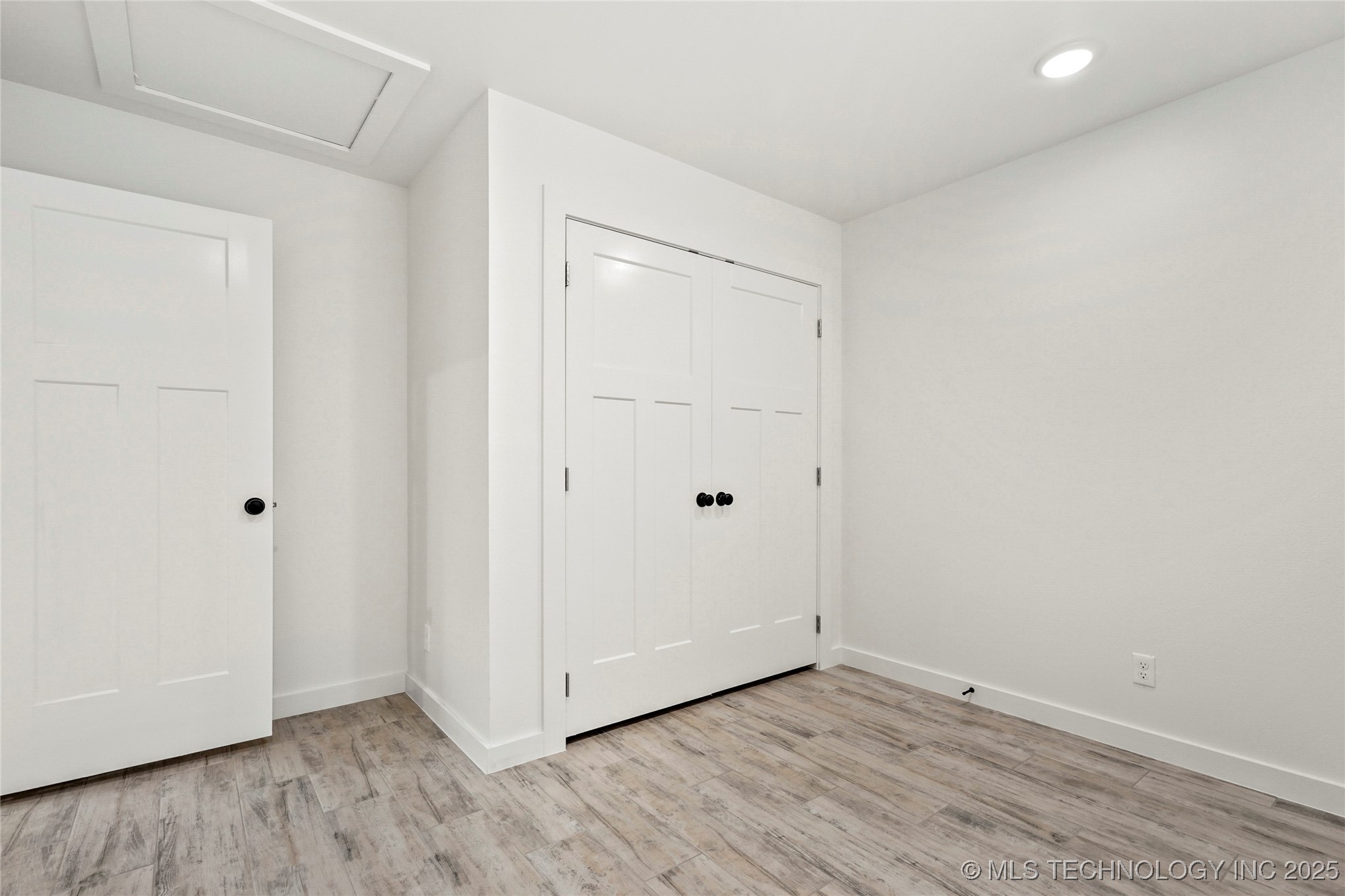 821 E 11th Street Property Photo 22