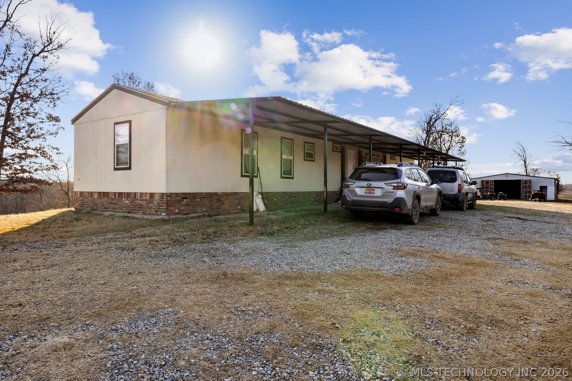 1292 E 2070 Road Property Photo 5