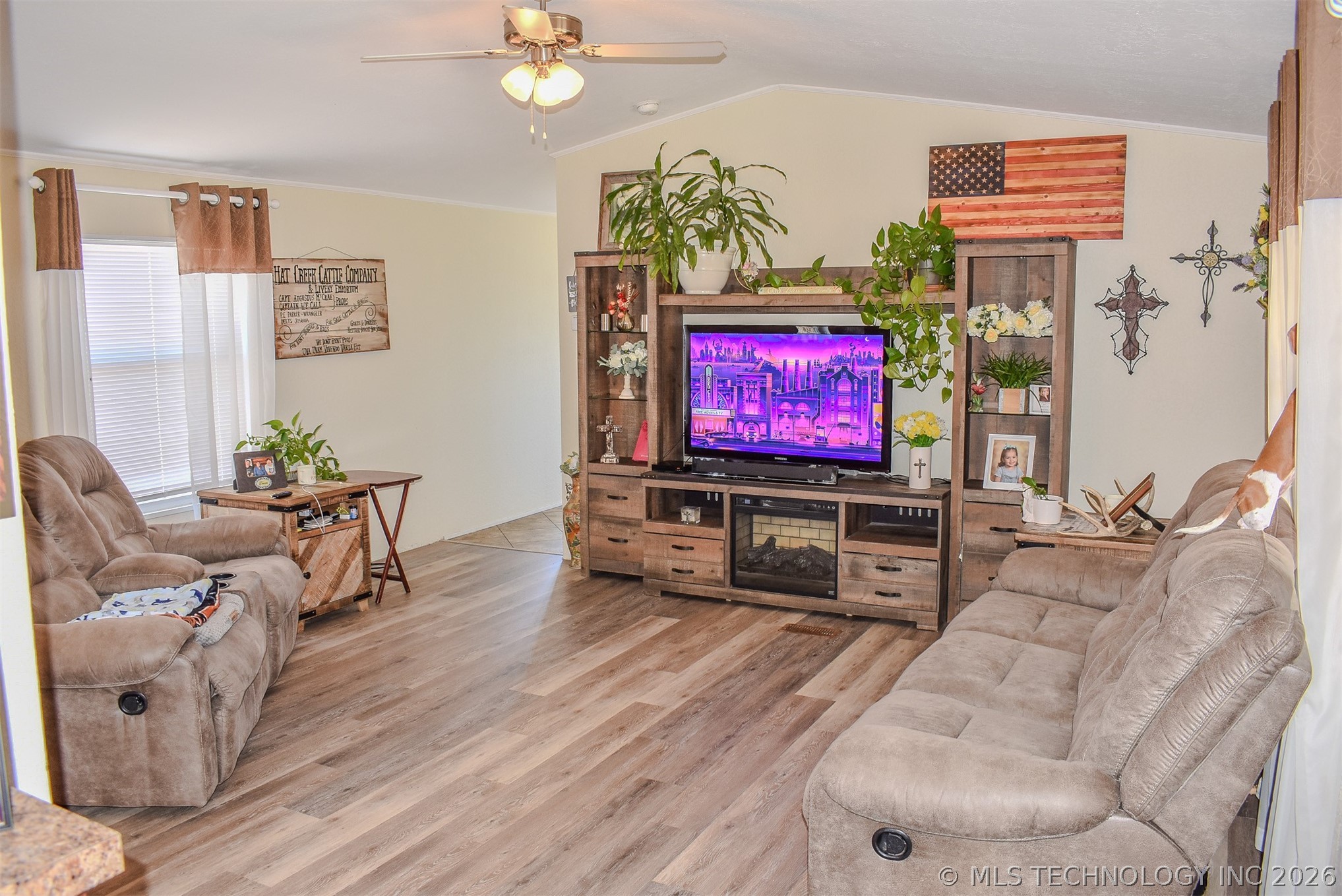 1292 E 2070 Road Property Photo 8