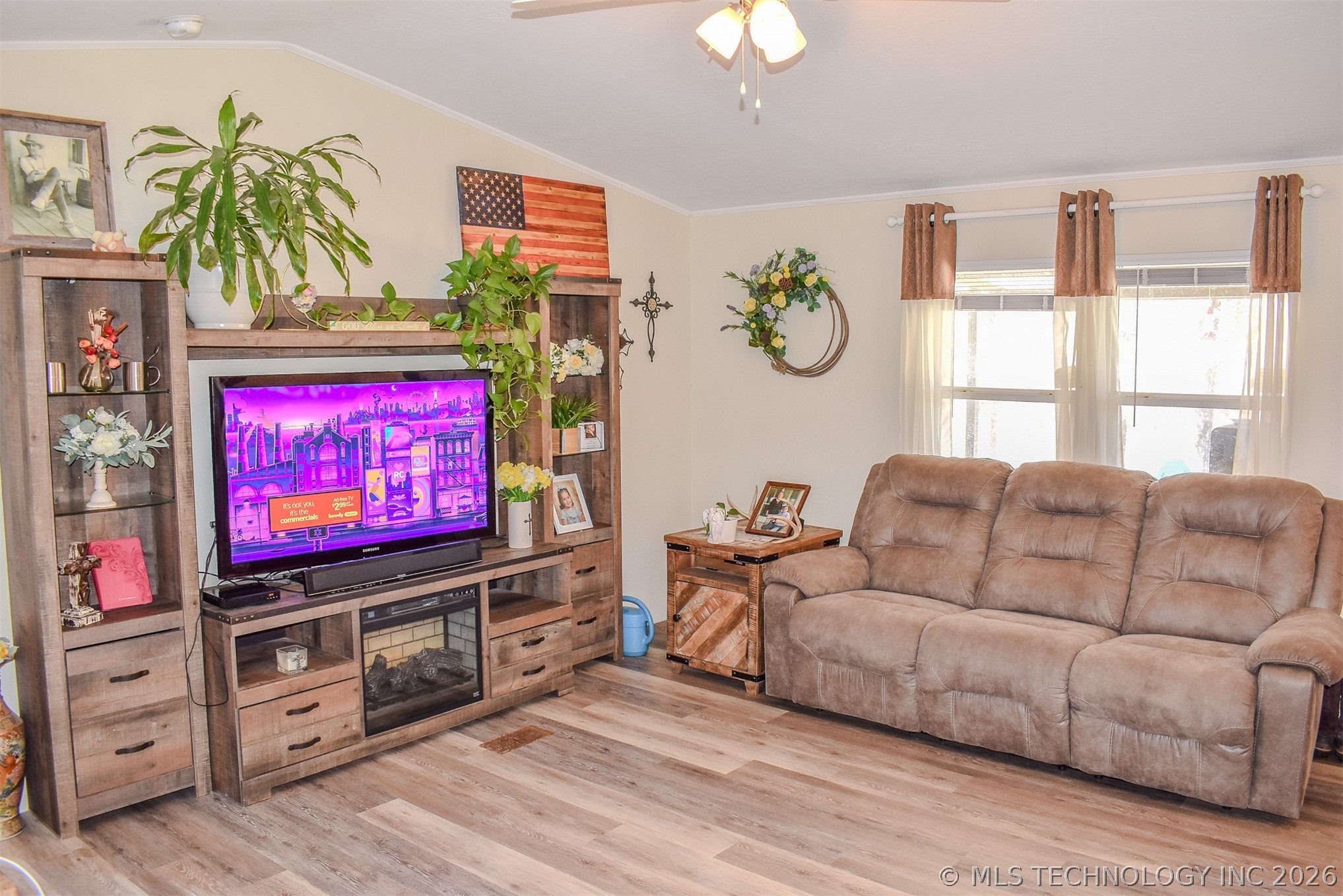 1292 E 2070 Road Property Photo 9