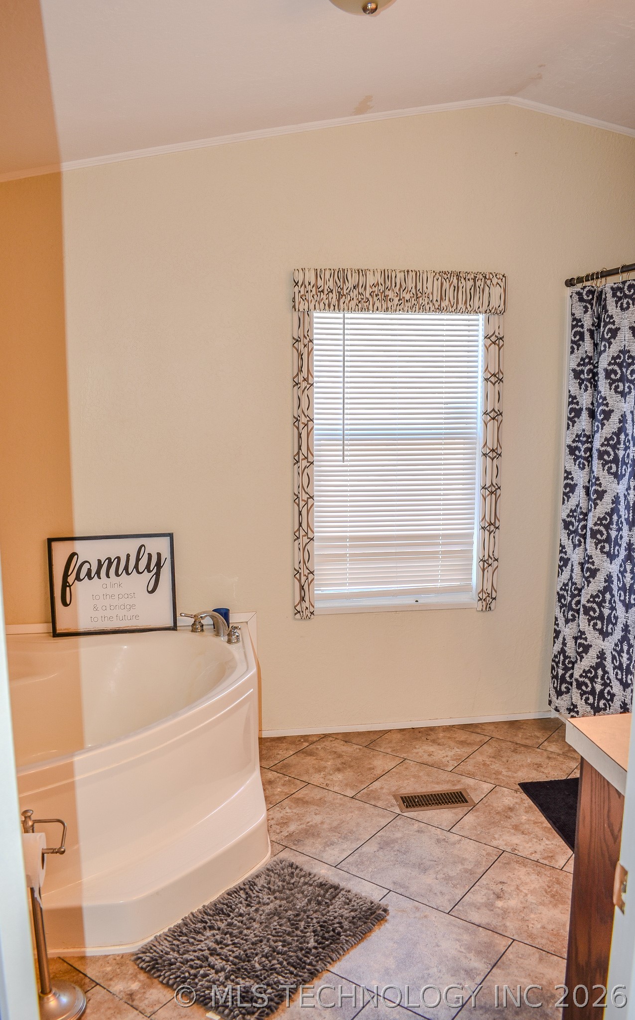 1292 E 2070 Road Property Photo 21