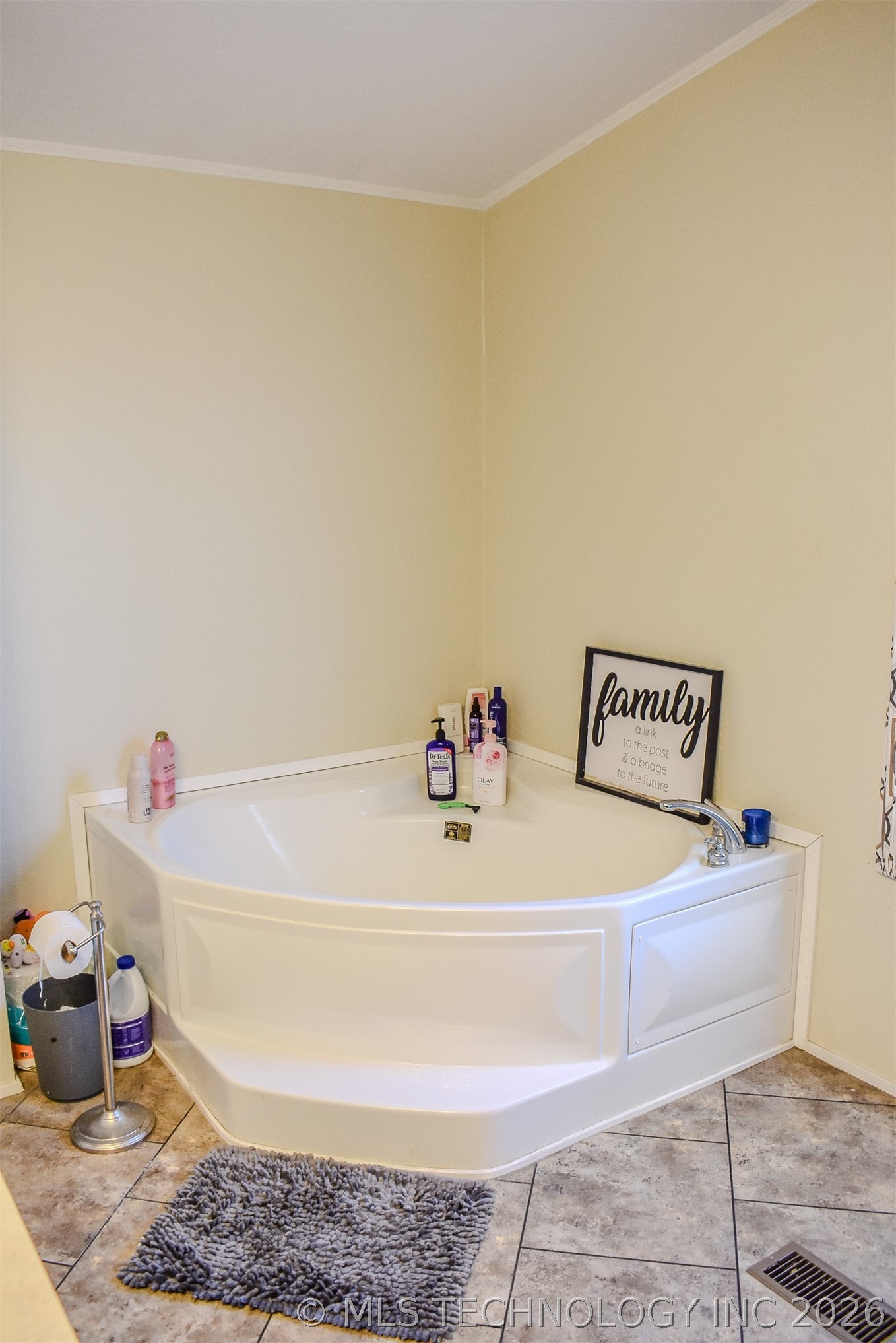 1292 E 2070 Road Property Photo 22