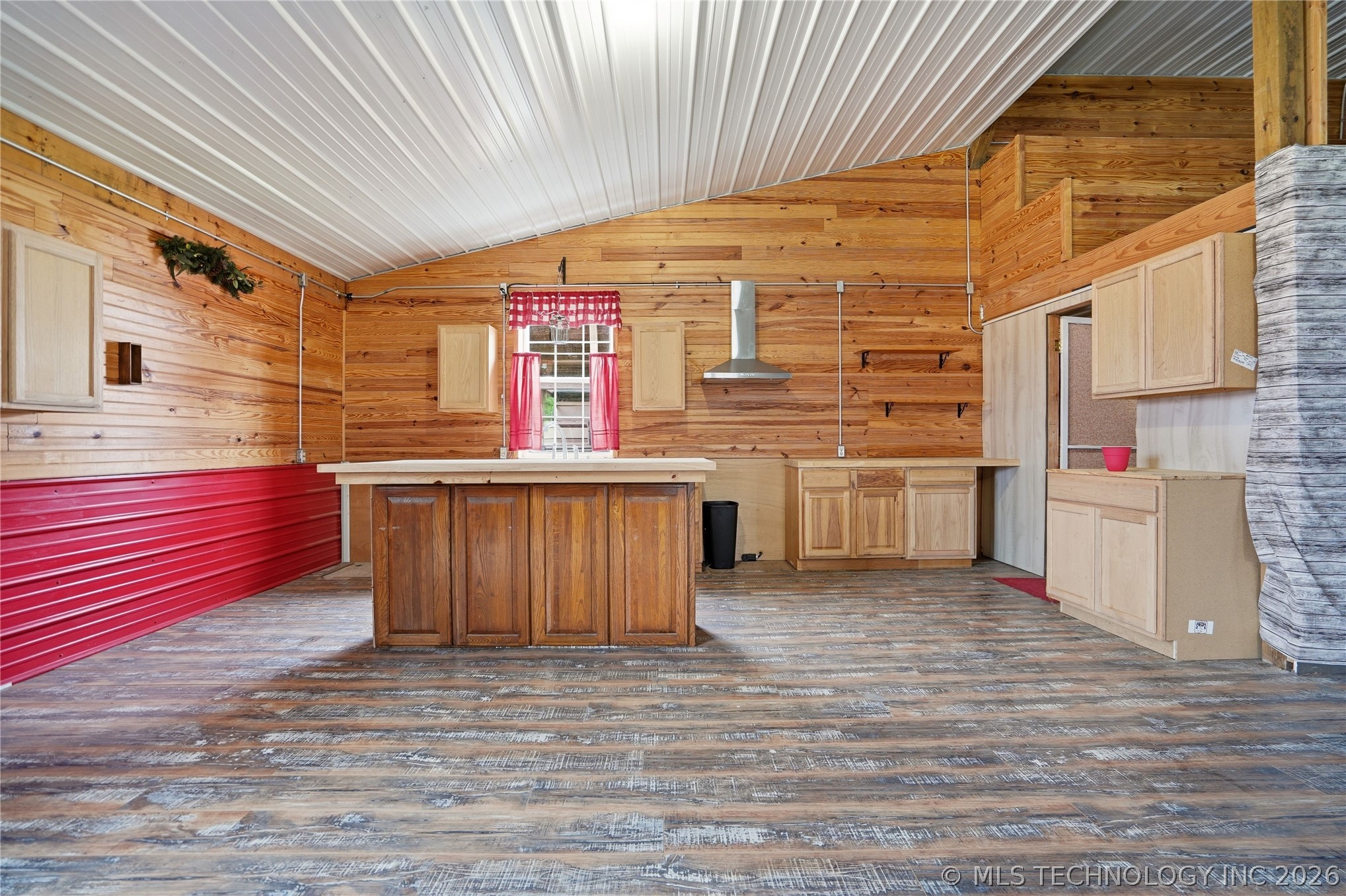 113 S Wilder Property Photo 24