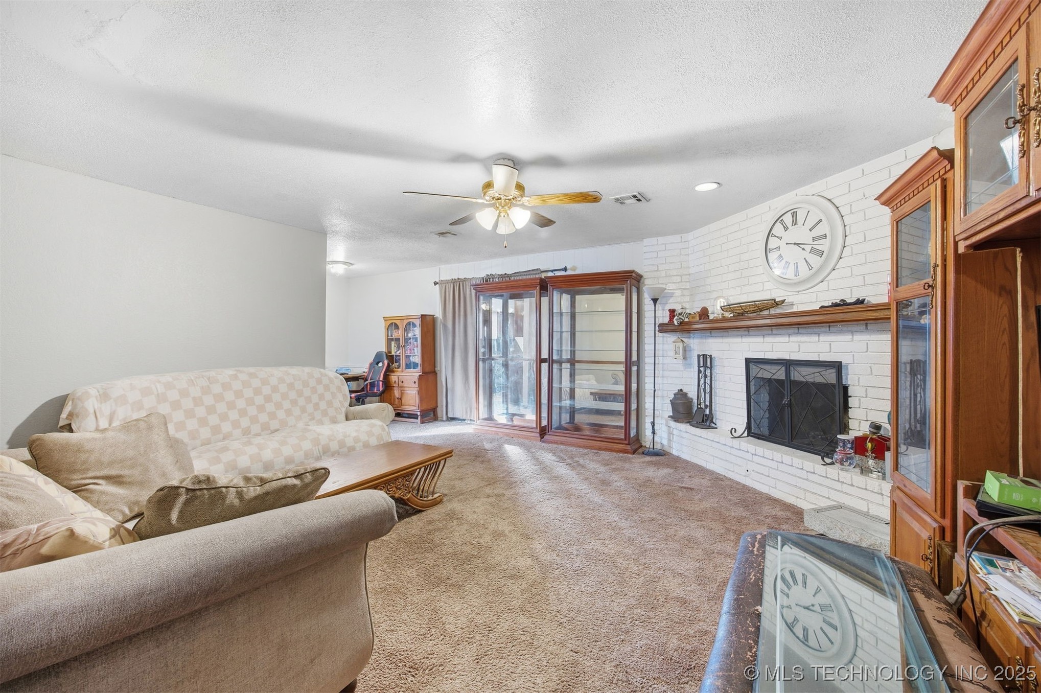 13523 E 31st Place Property Photo 3