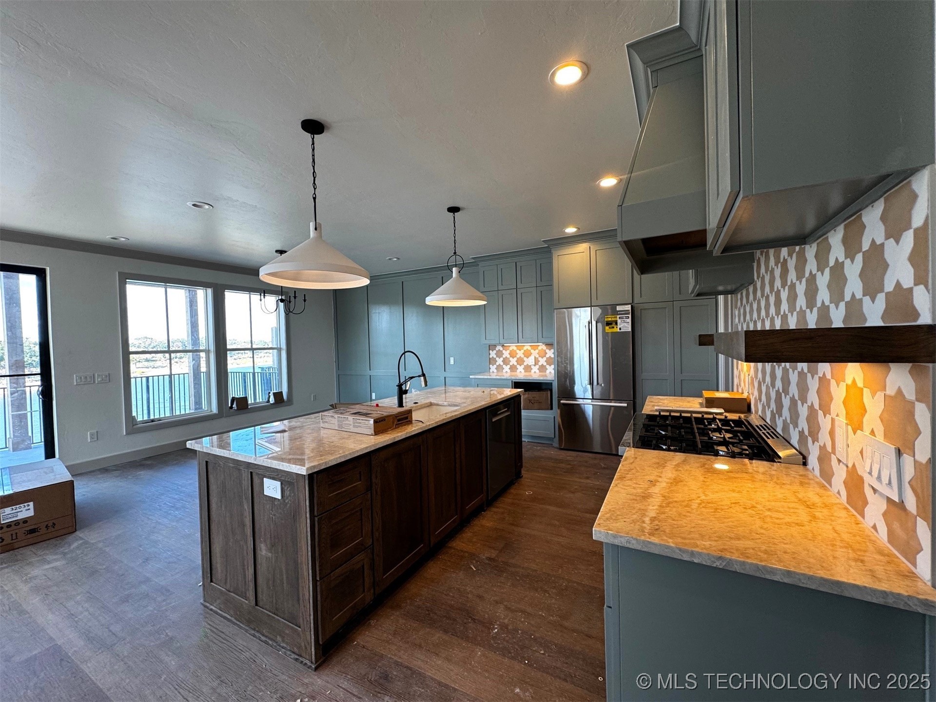12113 Bridge Pointe Property Photo 9