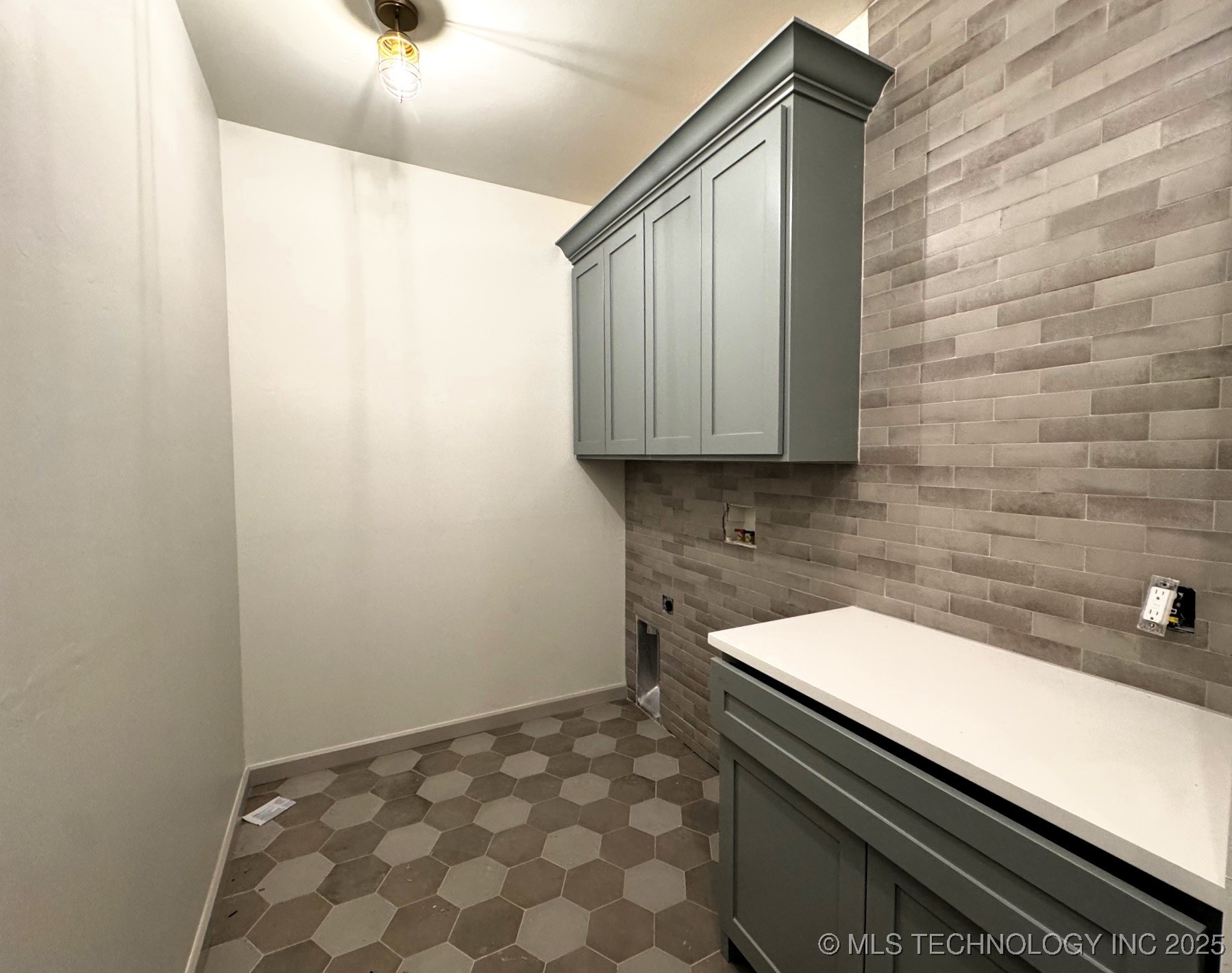 12113 Bridge Pointe Property Photo 17