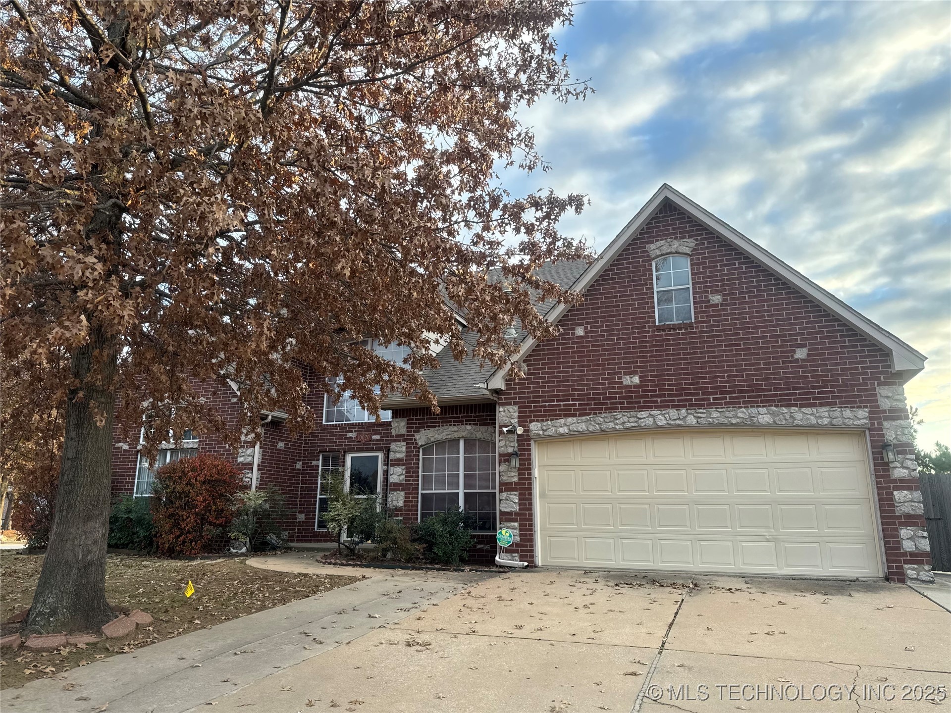 10020 E 95th Street N