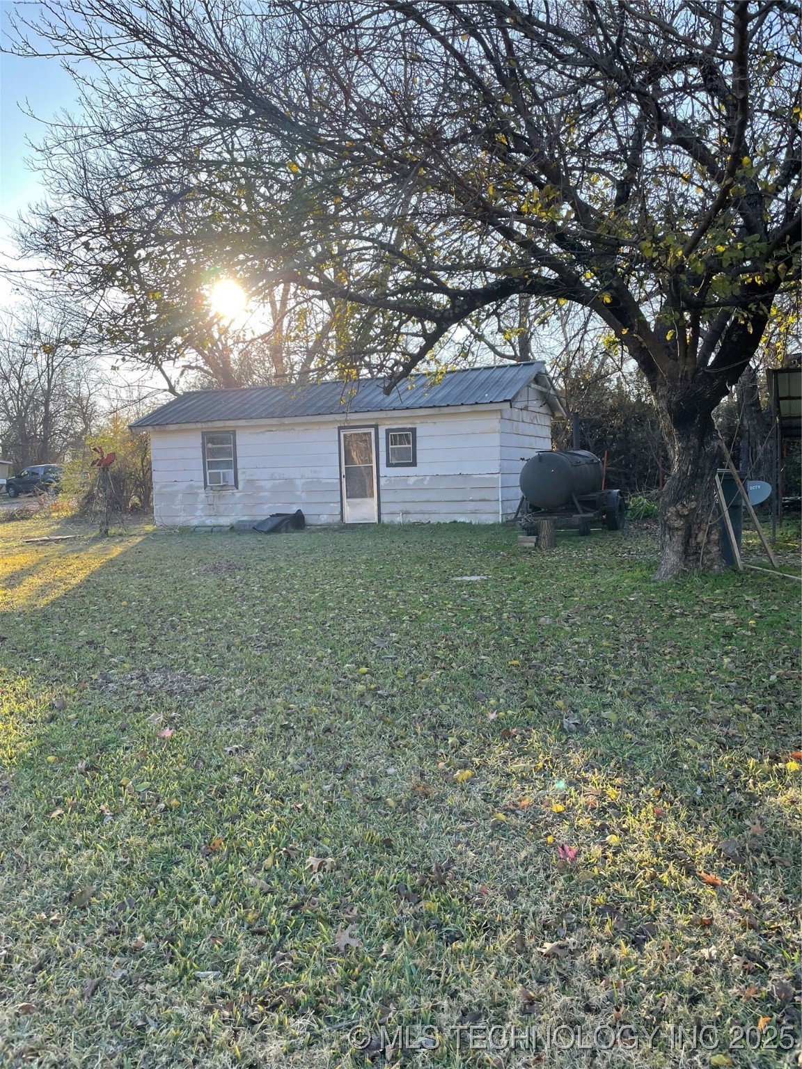 1223 Grand Avenue Property Photo 2