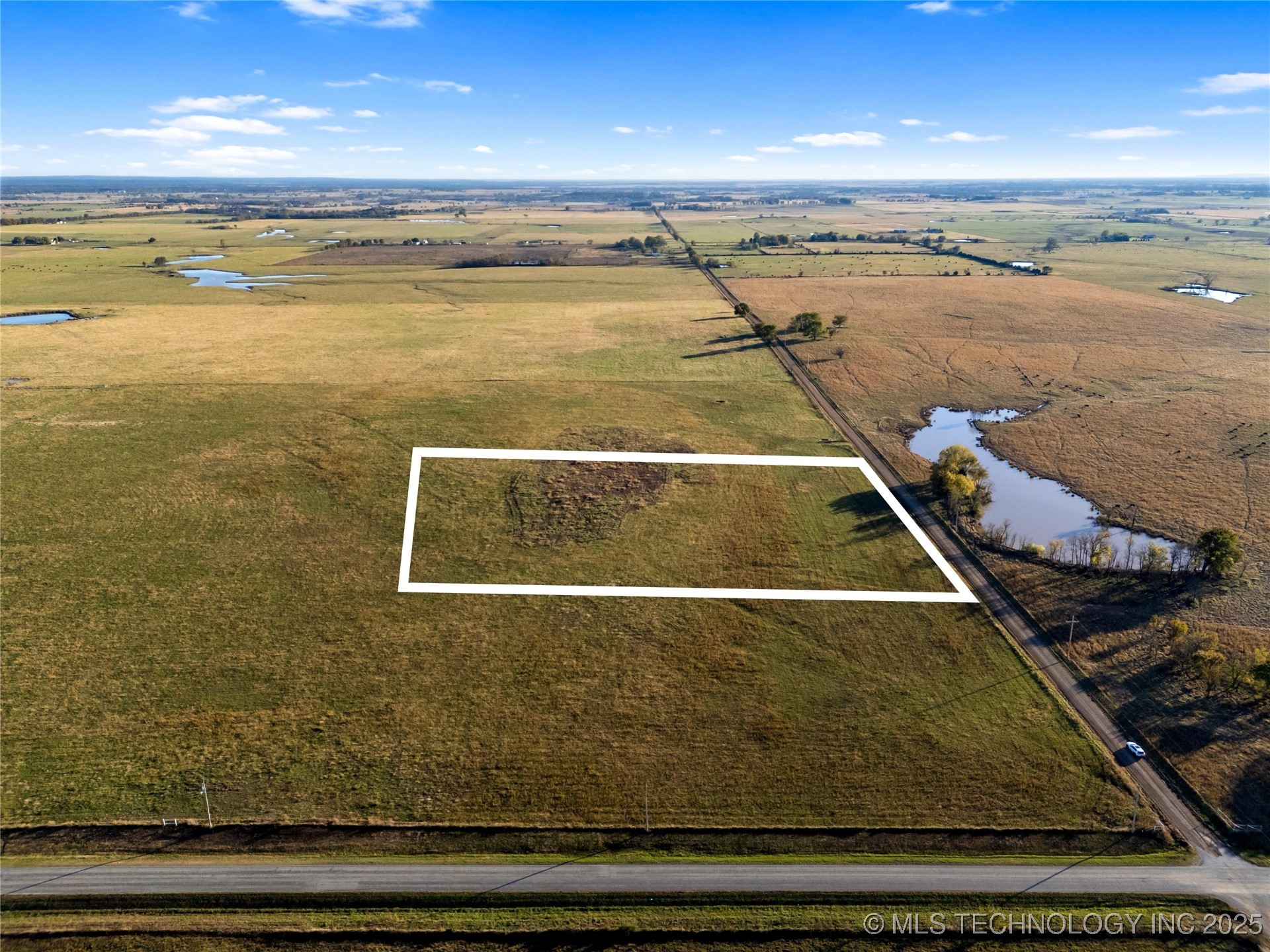 2 E 330 Road Property Photo 2