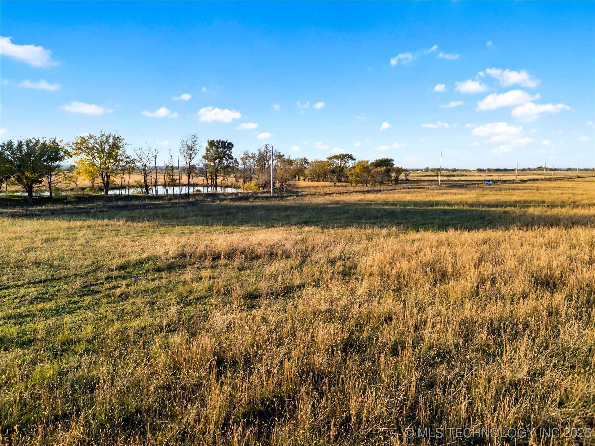 2 E 330 Road Property Photo 8