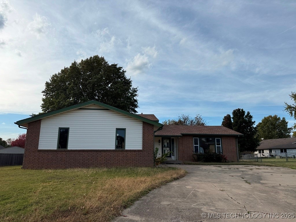 8 Dakota Property Photo 1