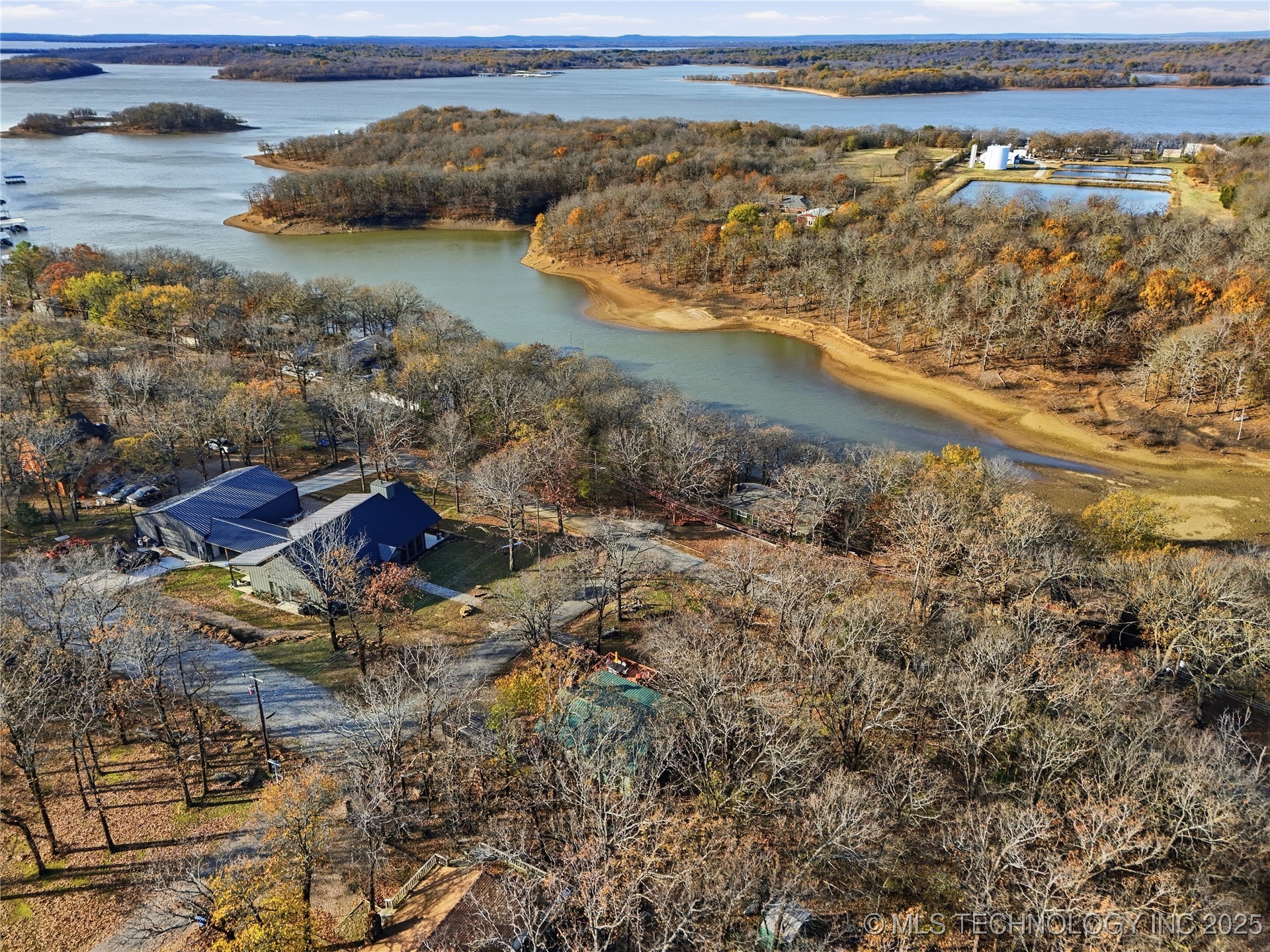418321 E 1105 Road Property Photo 4