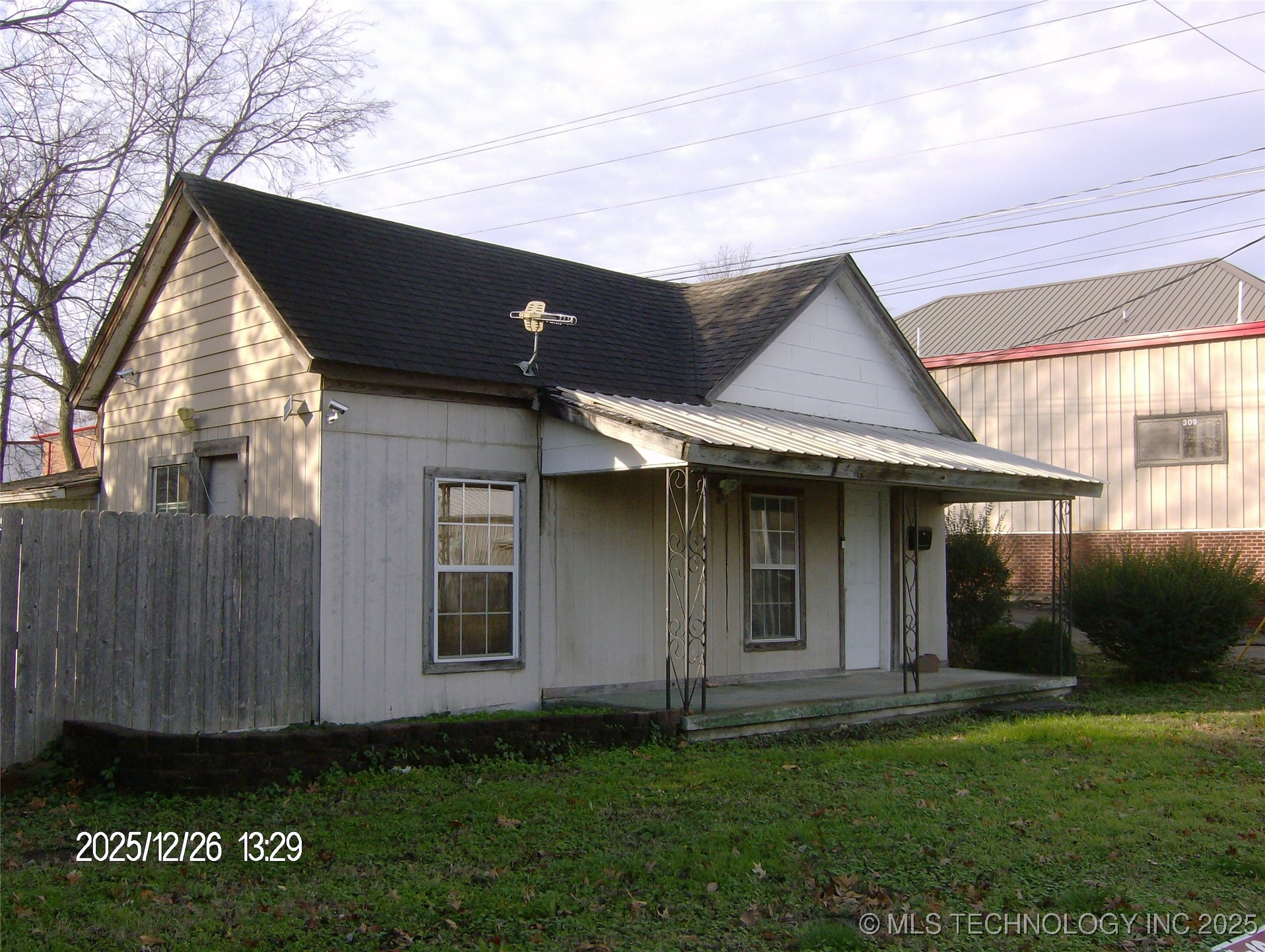 113 W Chickasaw Street Property Photo 2