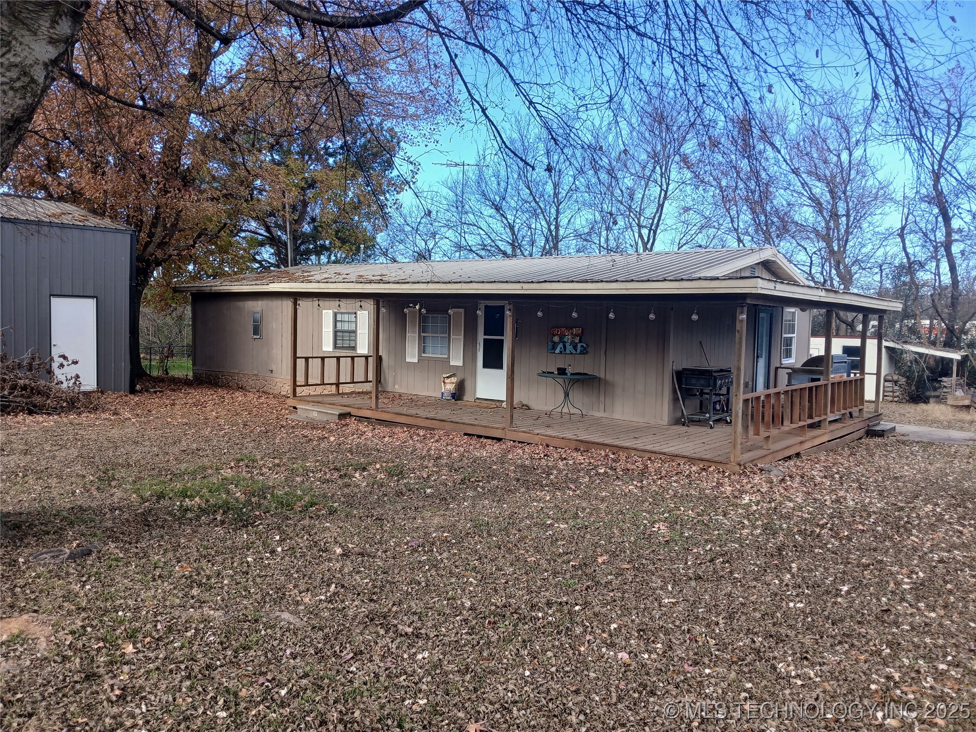 415299 E 1073 Road Property Photo 2