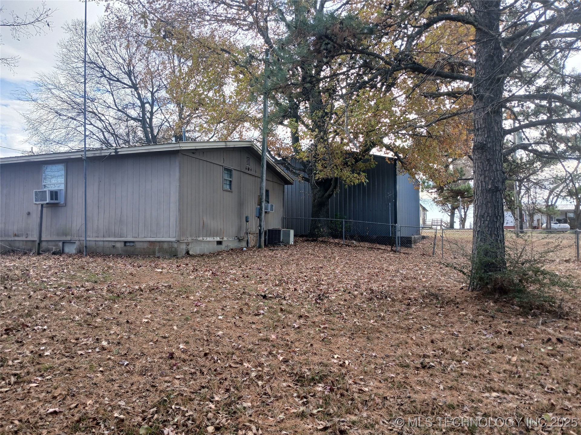 415299 E 1073 Road Property Photo 25