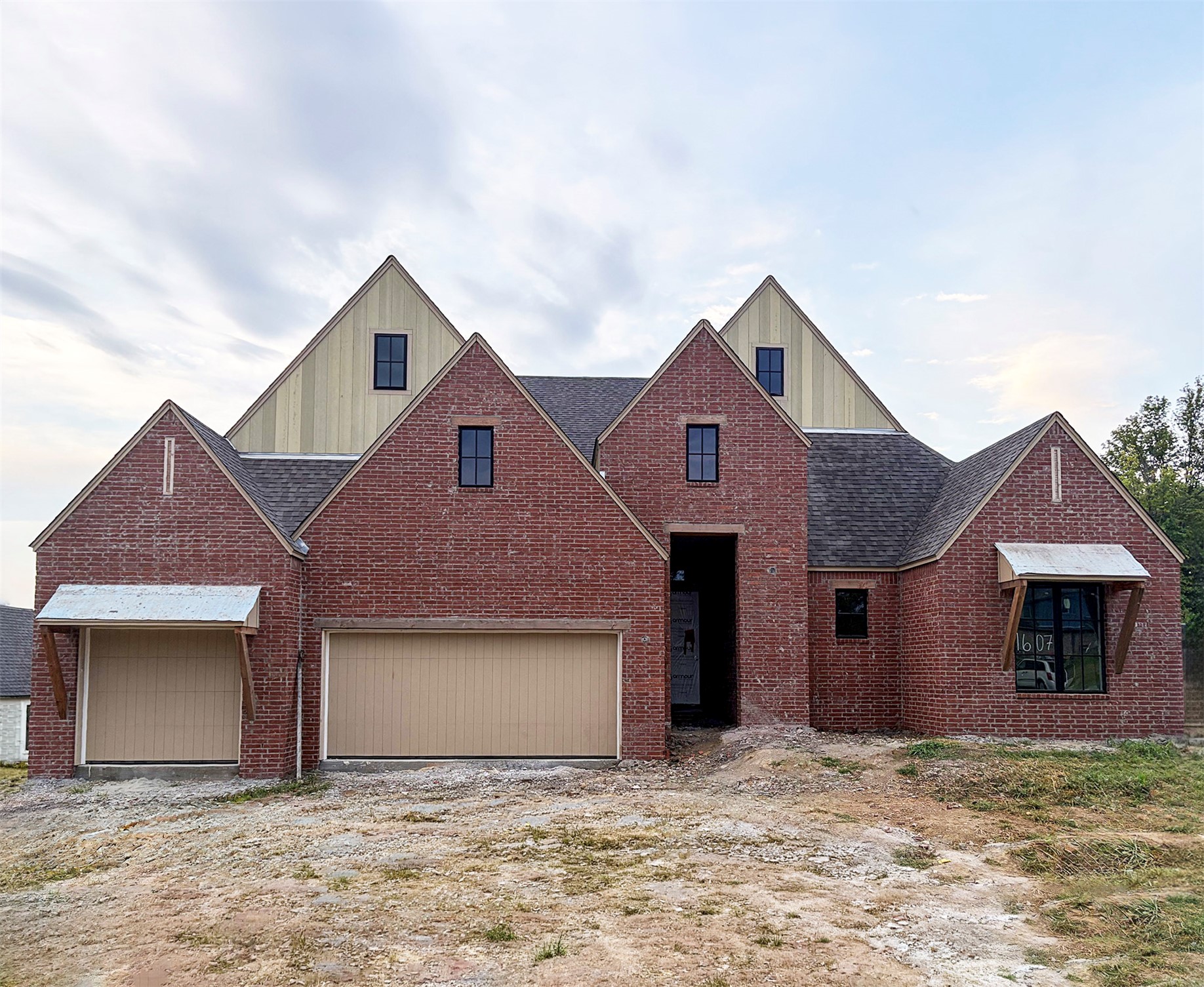 1607 Pinecrest Drive Property Photo 1