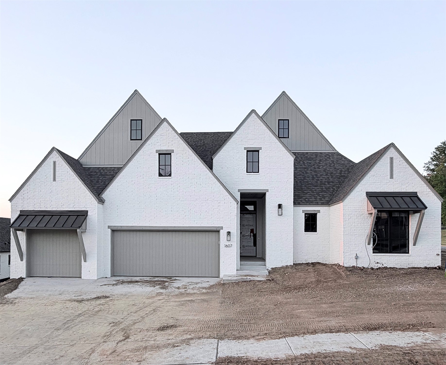 1607 Pinecrest Drive Property Photo 1